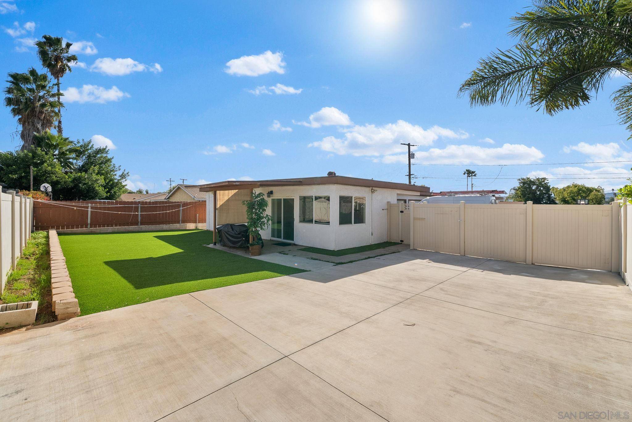 El Cajon, CA 92021,1407-09 Five  D