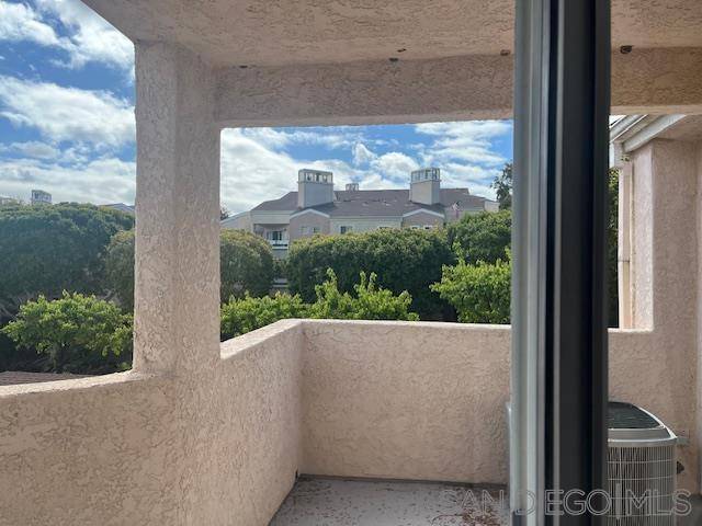 San Diego, CA 92111,7247 Camino Degrazia #50