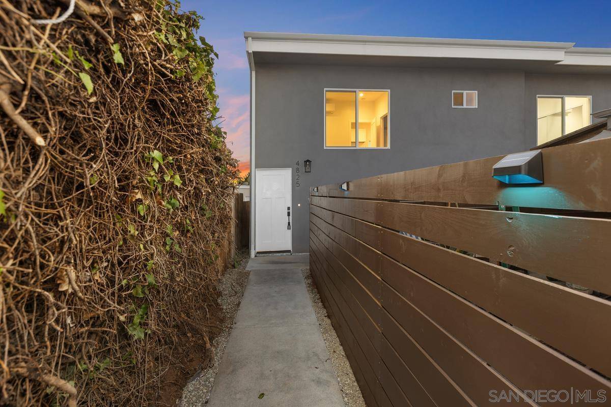San Diego, CA 92117,4821-4825 Iroquois Ave