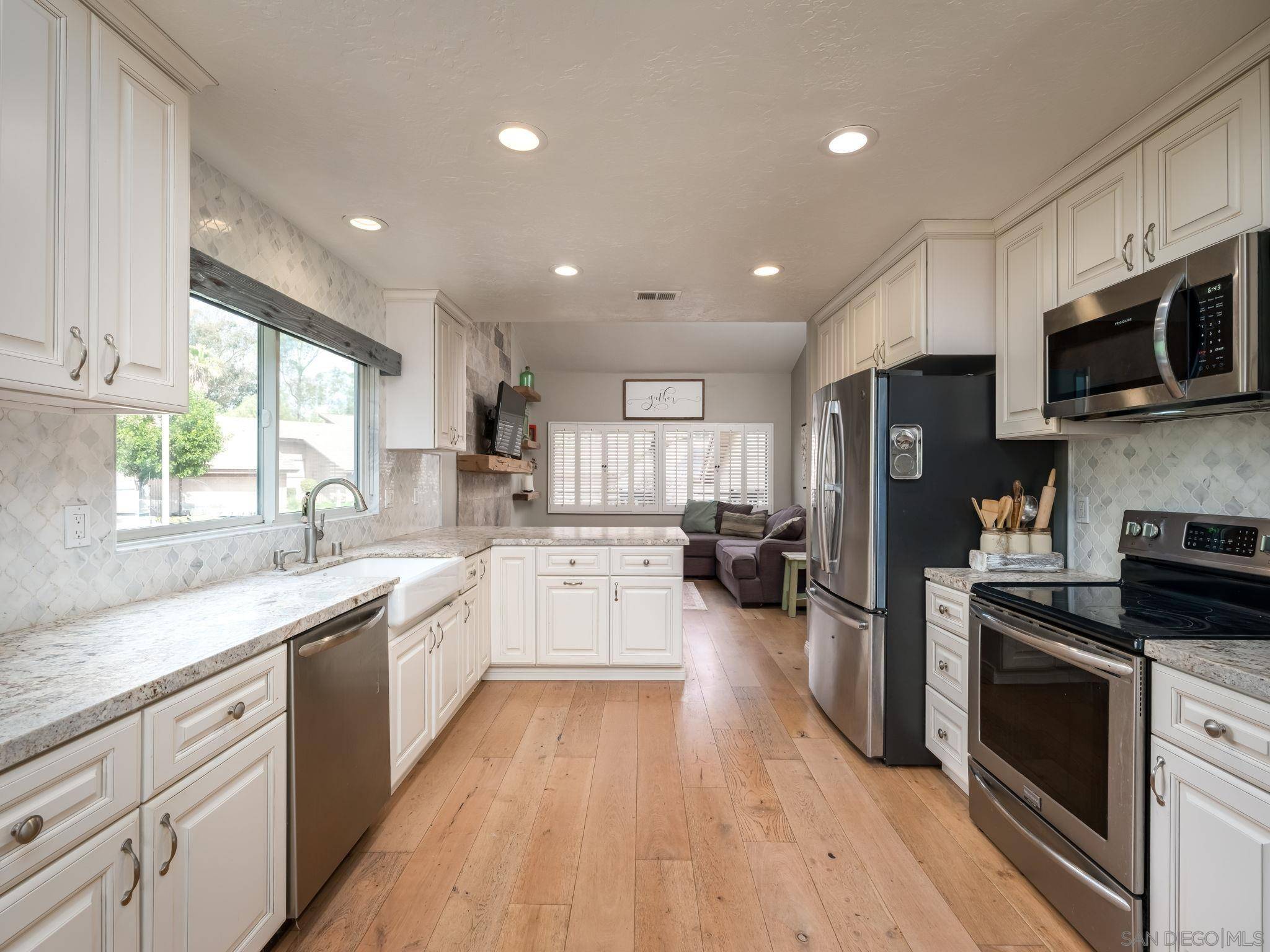 Escondido, CA 92026,1833 Wintergreen Gln