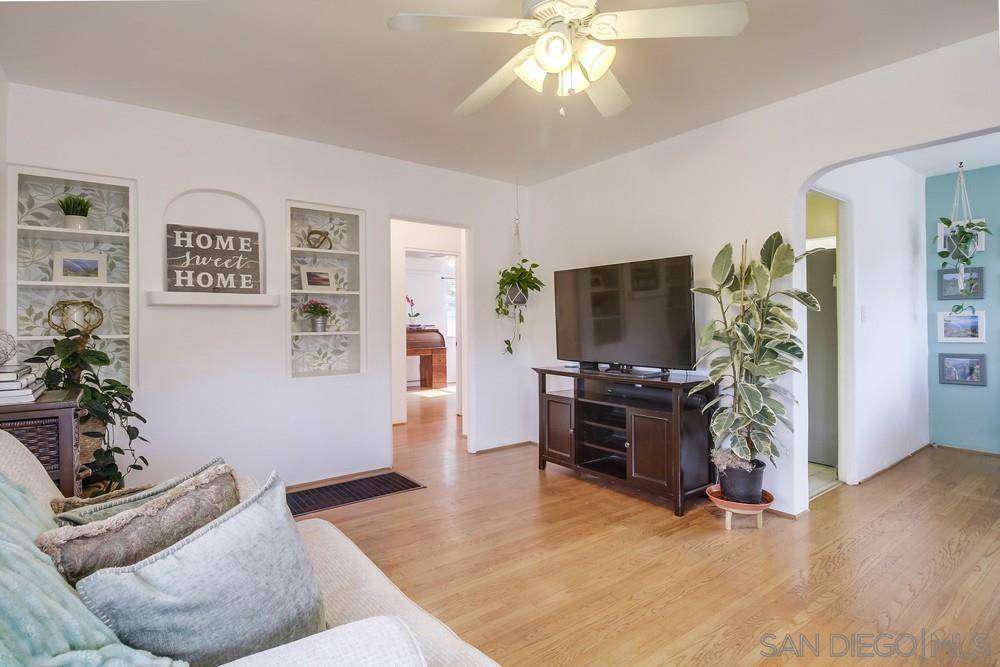 San Diego, CA 92116,4983 E Mountain View Dr