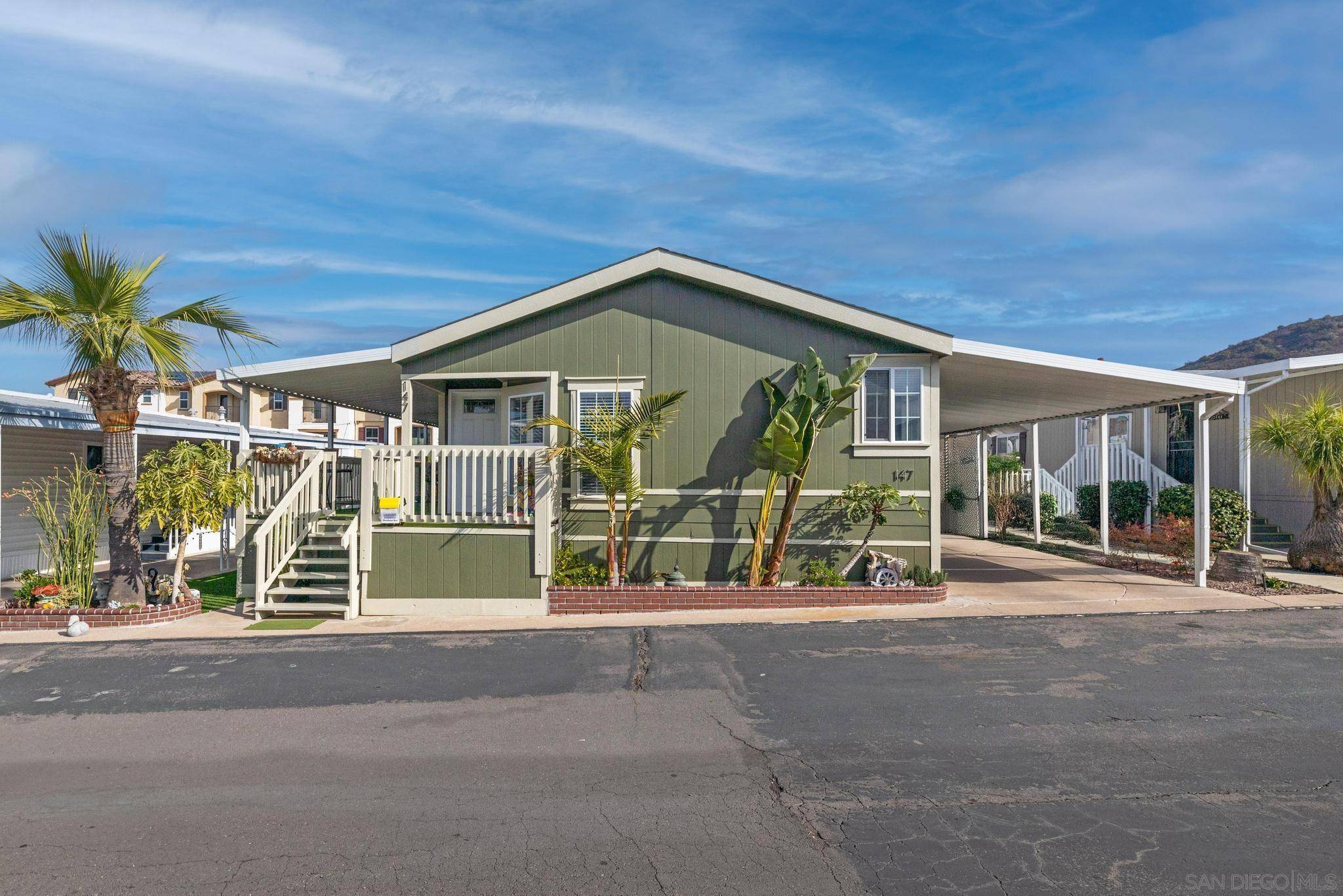 Santee, CA 92071,8545 Mission Gorge Rd #147