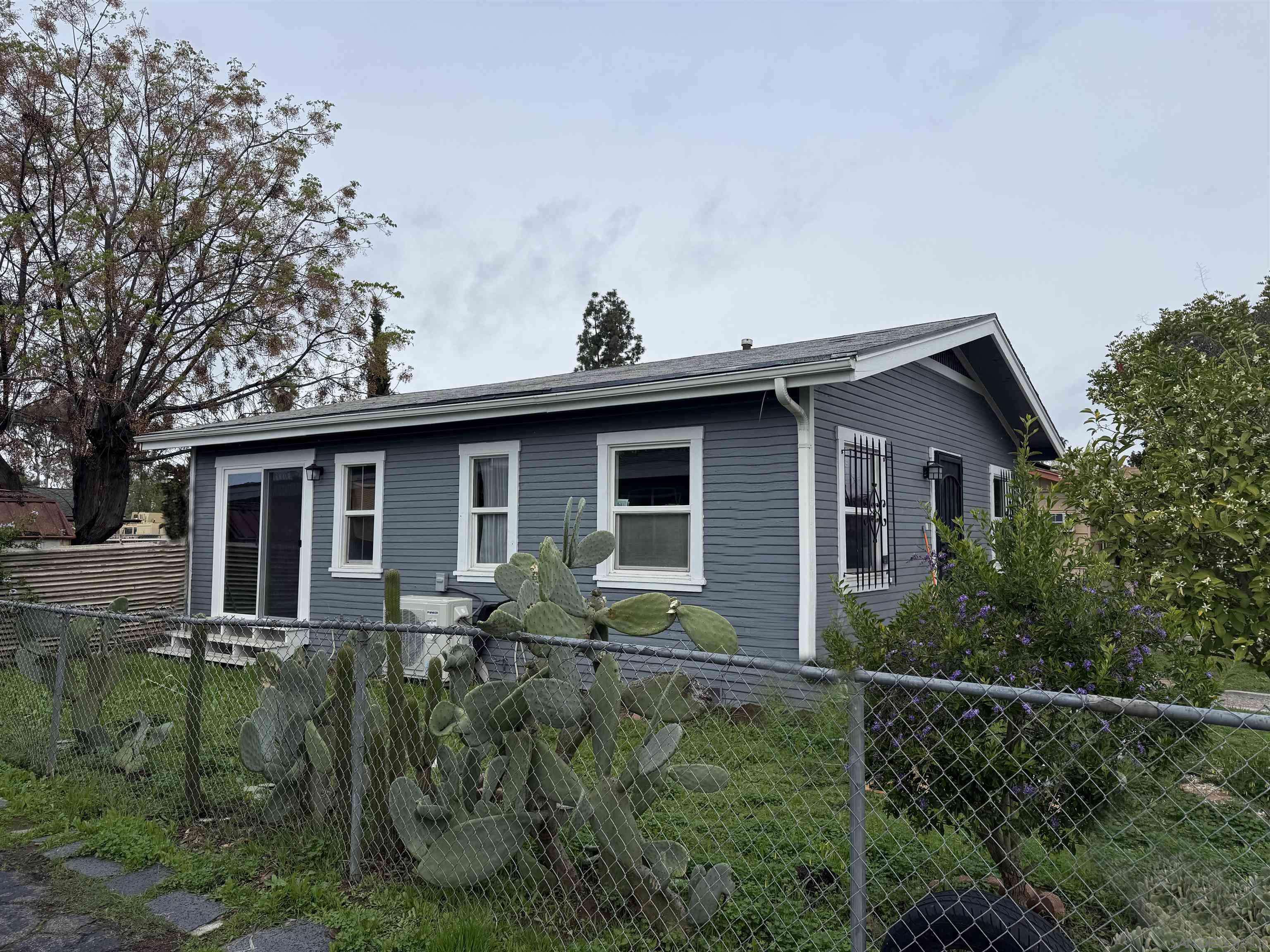 Escondido, CA 92025,739 Park Pl