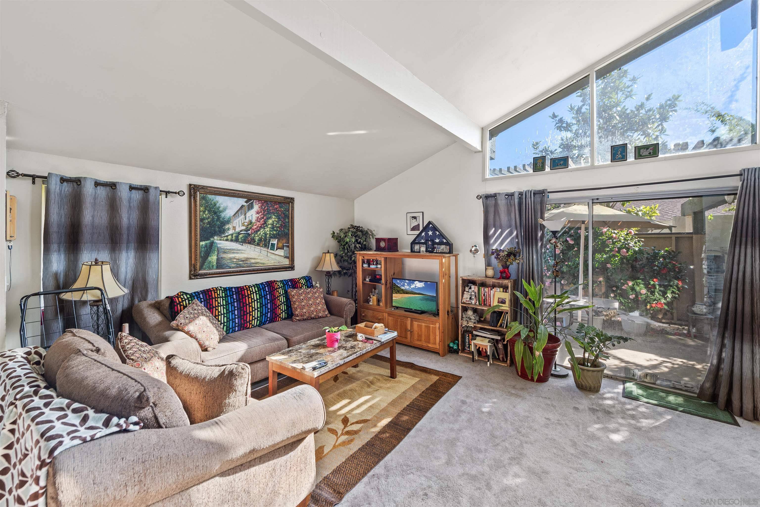 Oceanside, CA 92058,347 Los Arbolitos