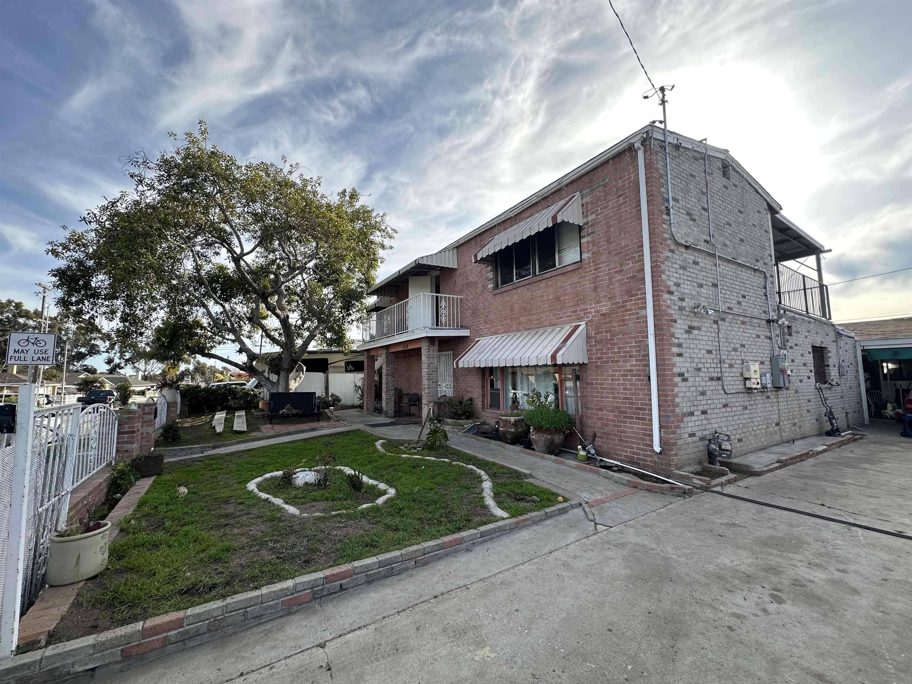 San Diego, CA 92114,410 S 58th