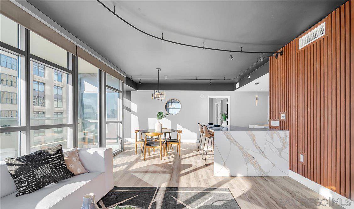San Diego, CA 92101,645 Front St #1001