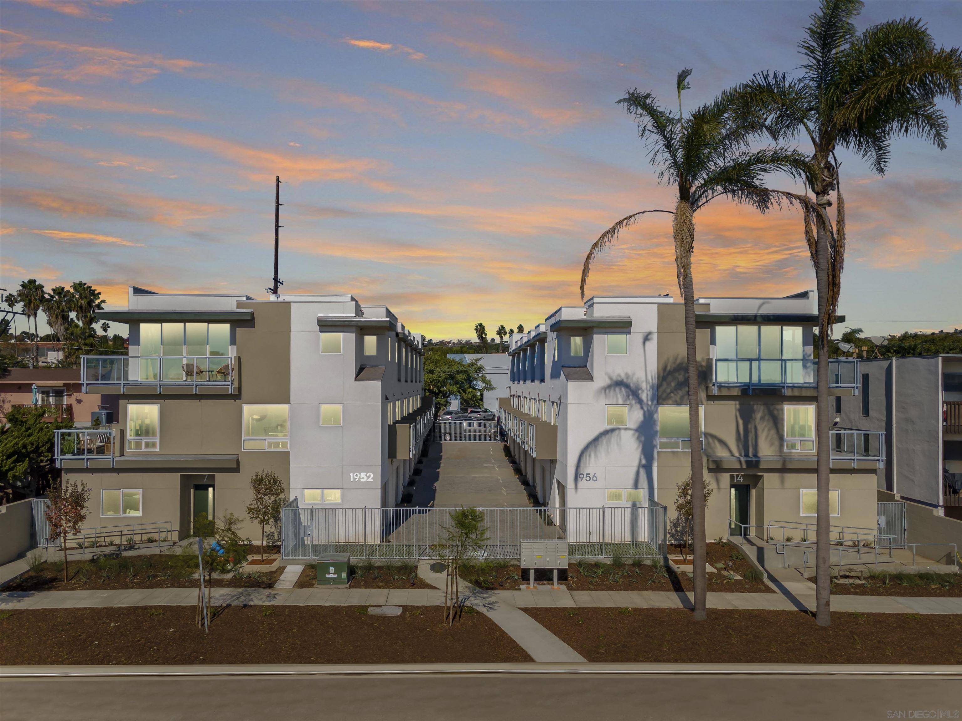 San Diego, CA 92109,1956 Hornblend St #8