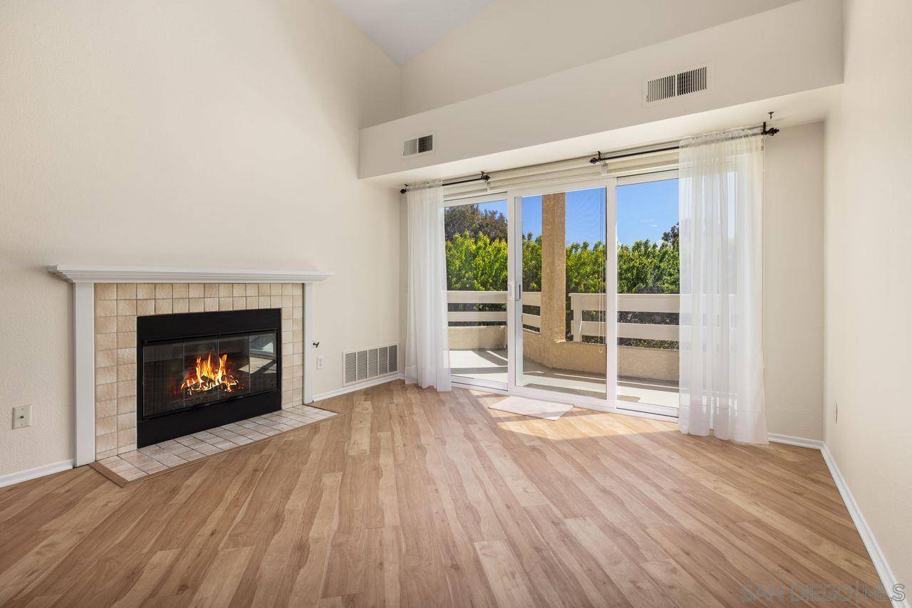 San Diego, CA 92111,7067 Camino Revueltos #312