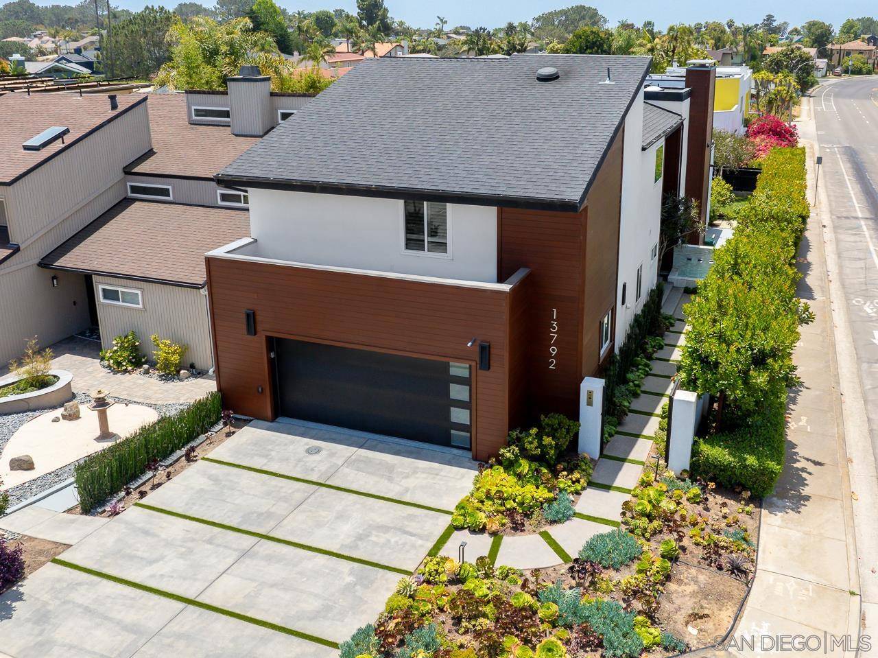 Del Mar, CA 92014,13792 Mercado Dr