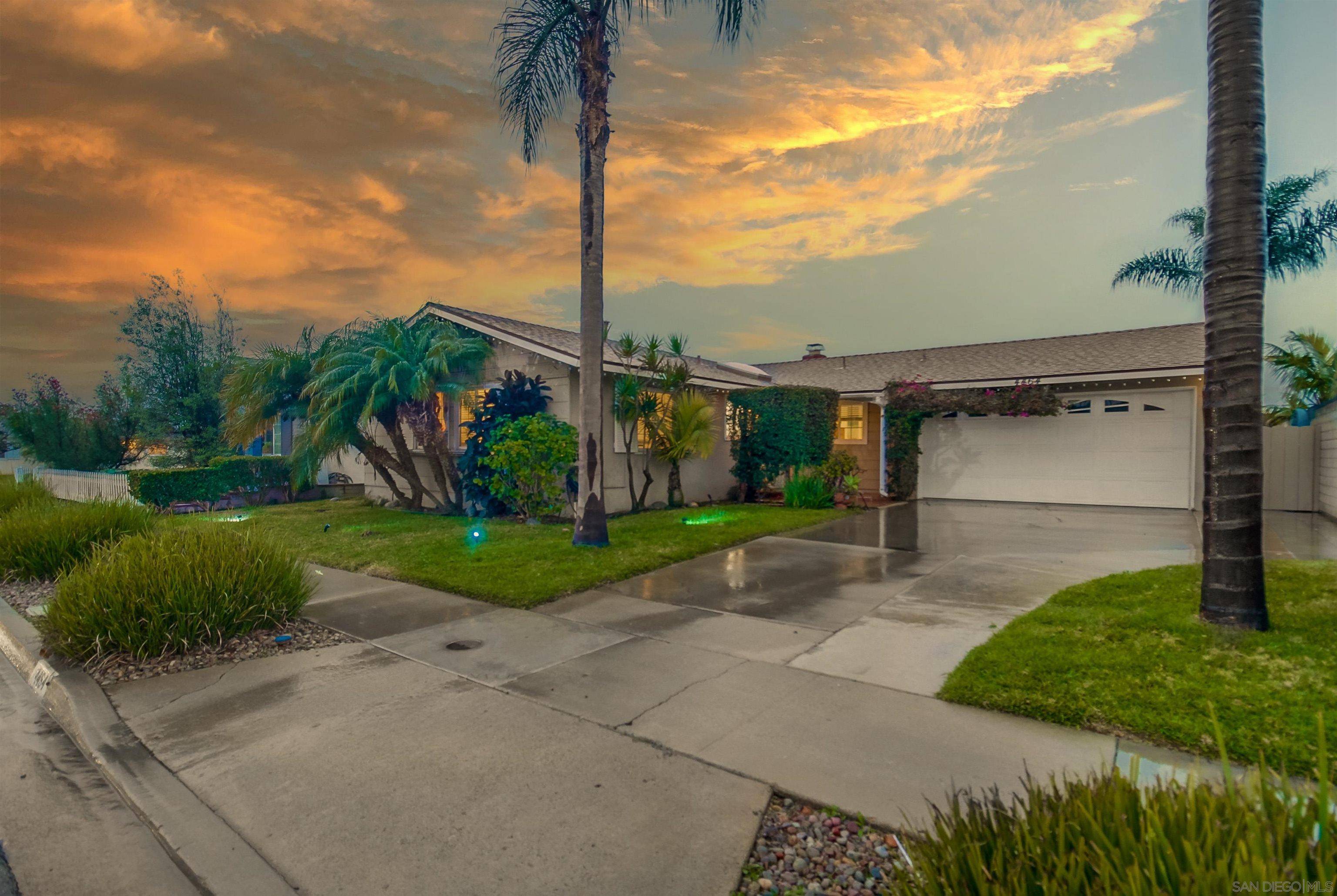 San Diego, CA 92117,4464 Kamloop Ave