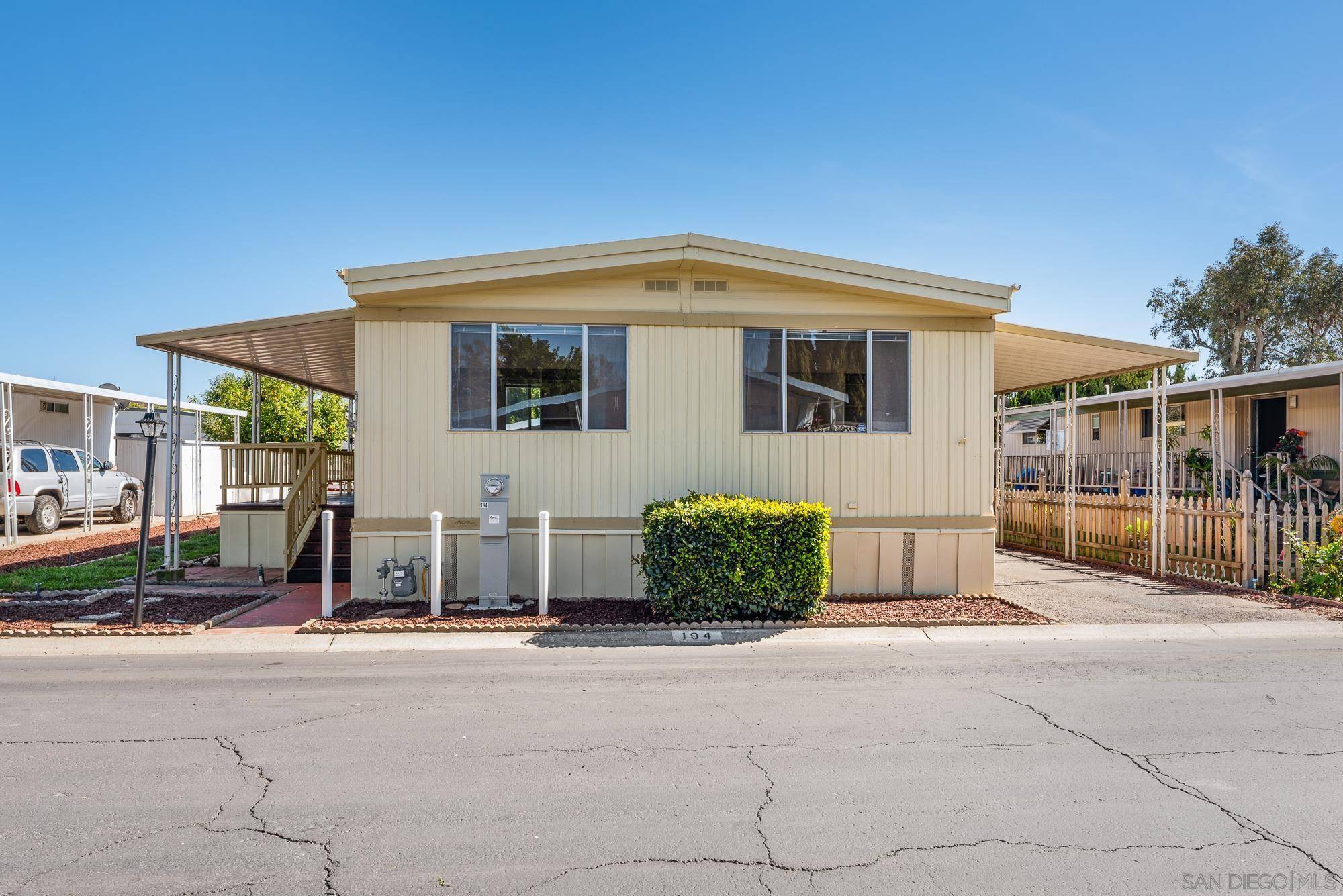 Escondido, CA 92027,2700 Valley Parkway #194
