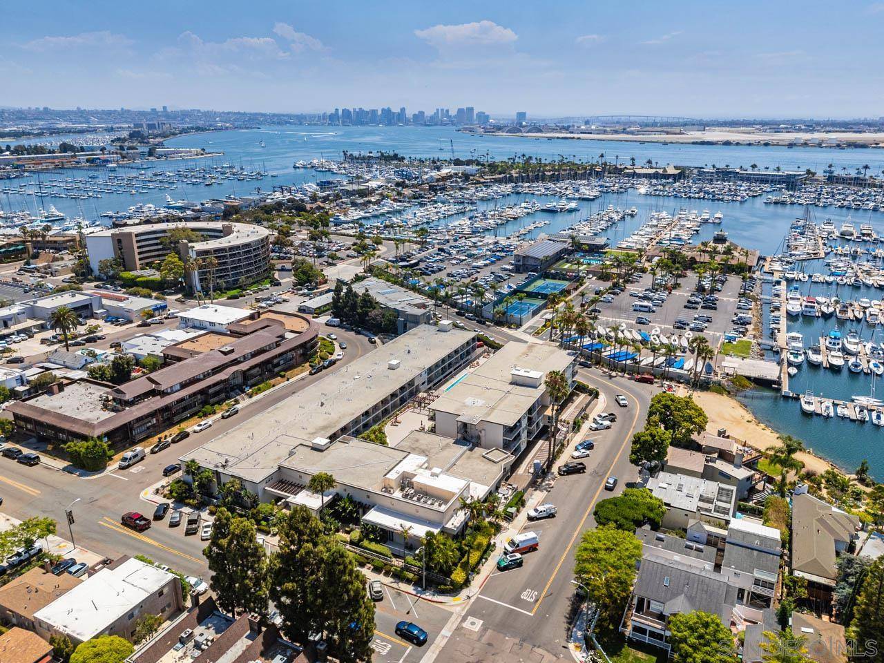 San Diego, CA 92106,1021 Scott St #127