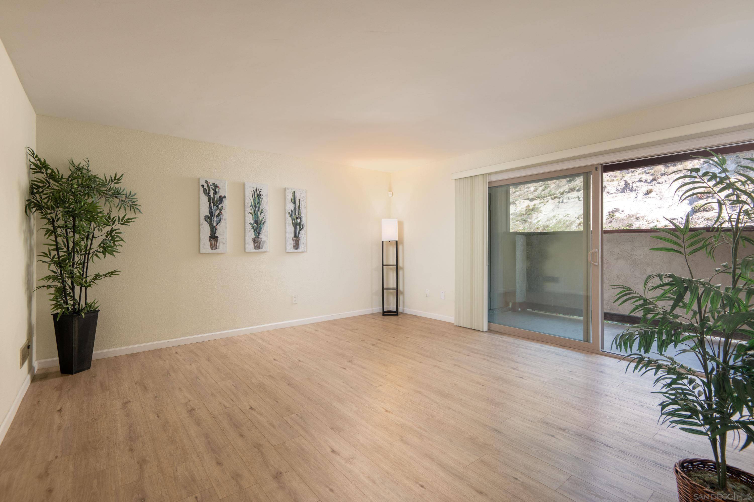 San Diego, CA 92120,5472 Adobe Falls Rd #2