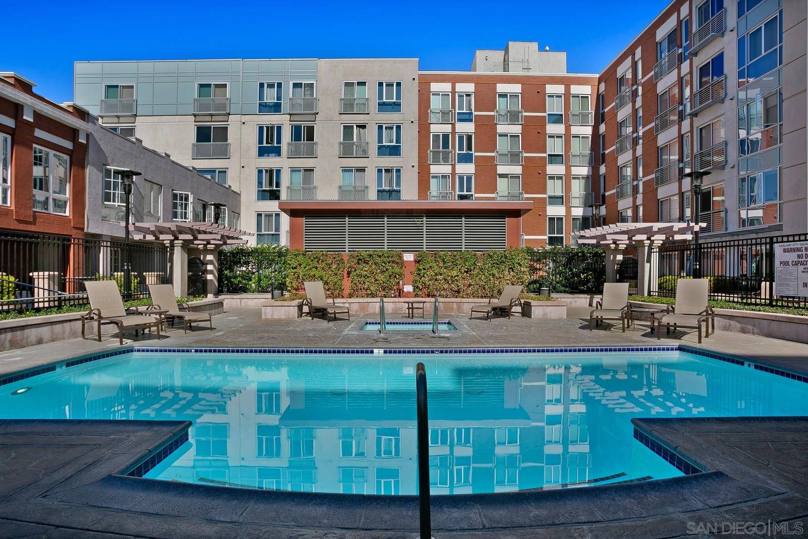 San Diego, CA 92101,450 J St #4081