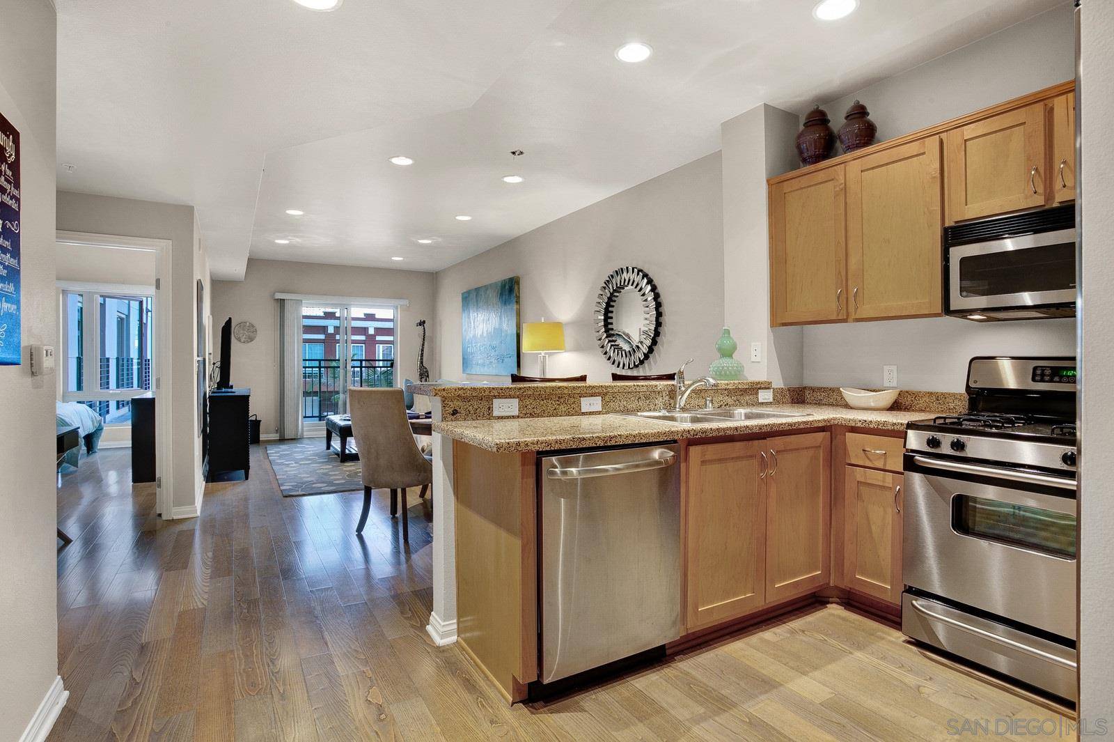 San Diego, CA 92101,450 J St #4081