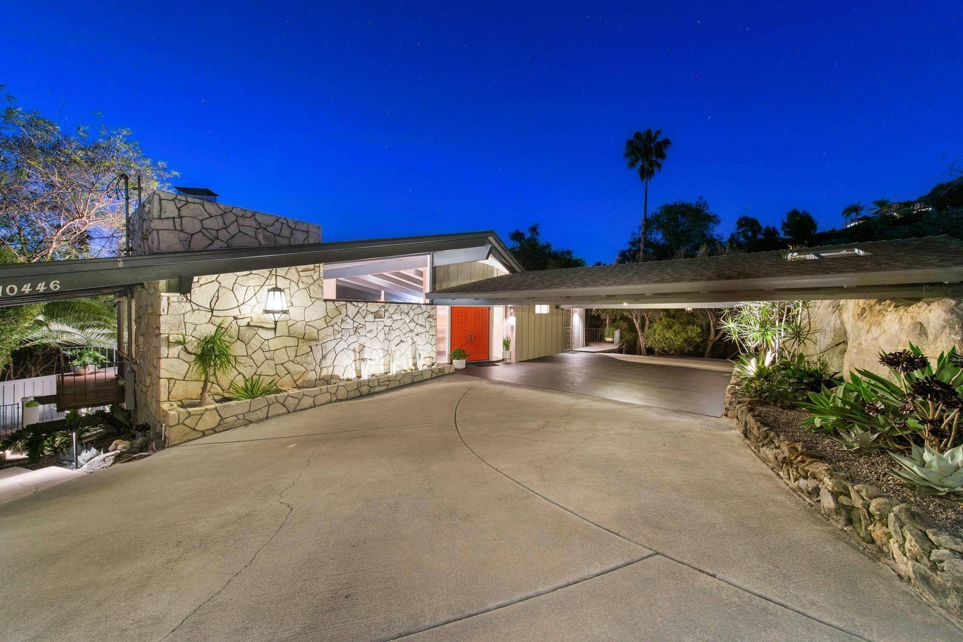 La Mesa, CA 91941,10446 Russell Rd