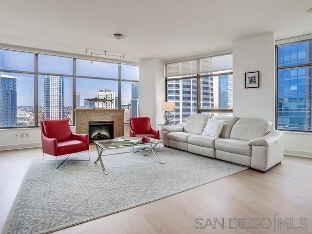 San Diego, CA 92101,700 W E St #1504
