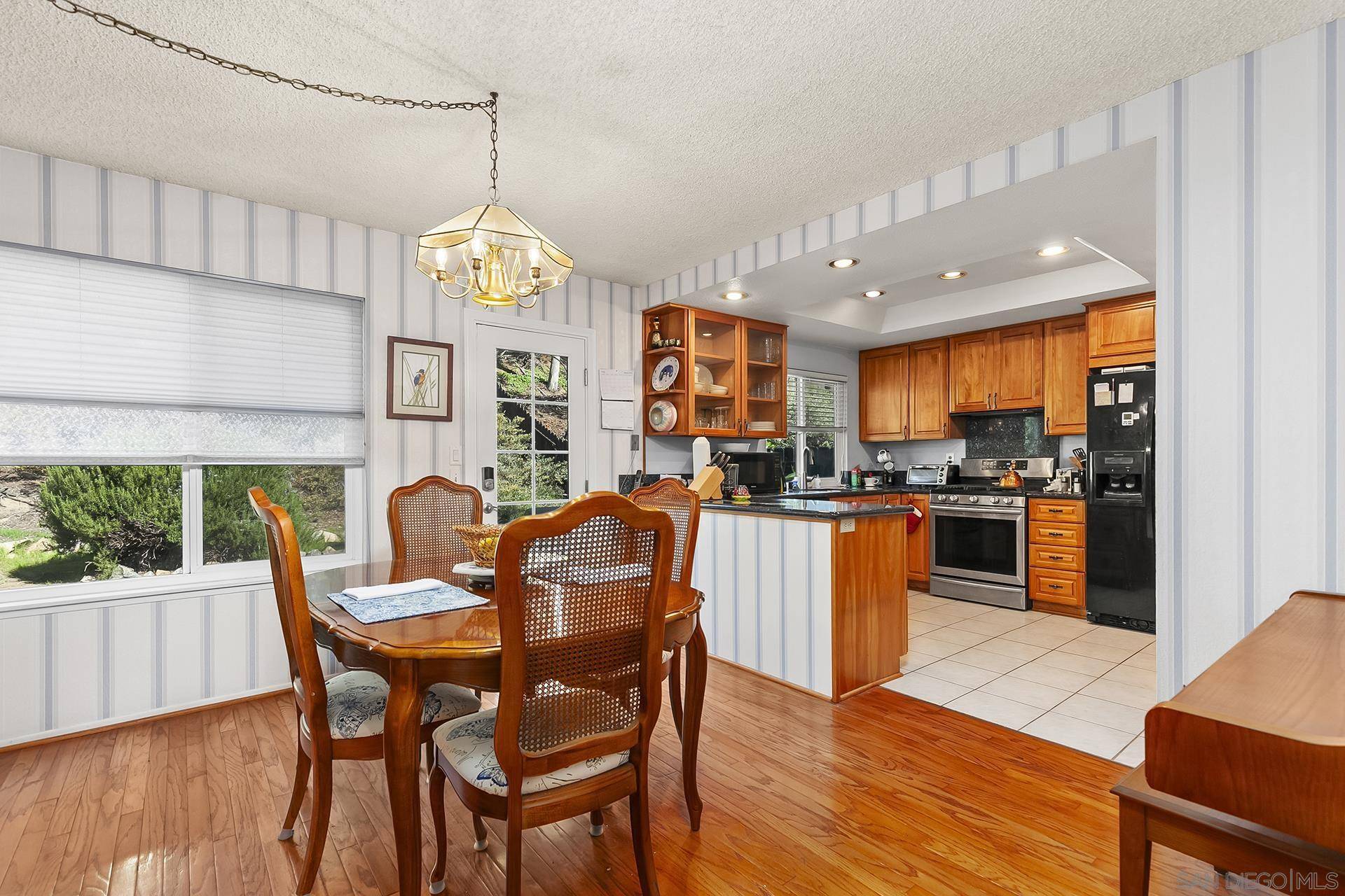 Lakeside, CA 92040,10370 PASEO PARK DR