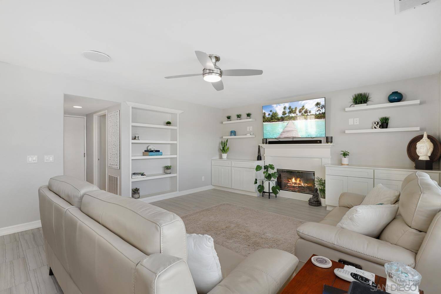 Oceanside, CA 92056,1296 Cottonwood Dr