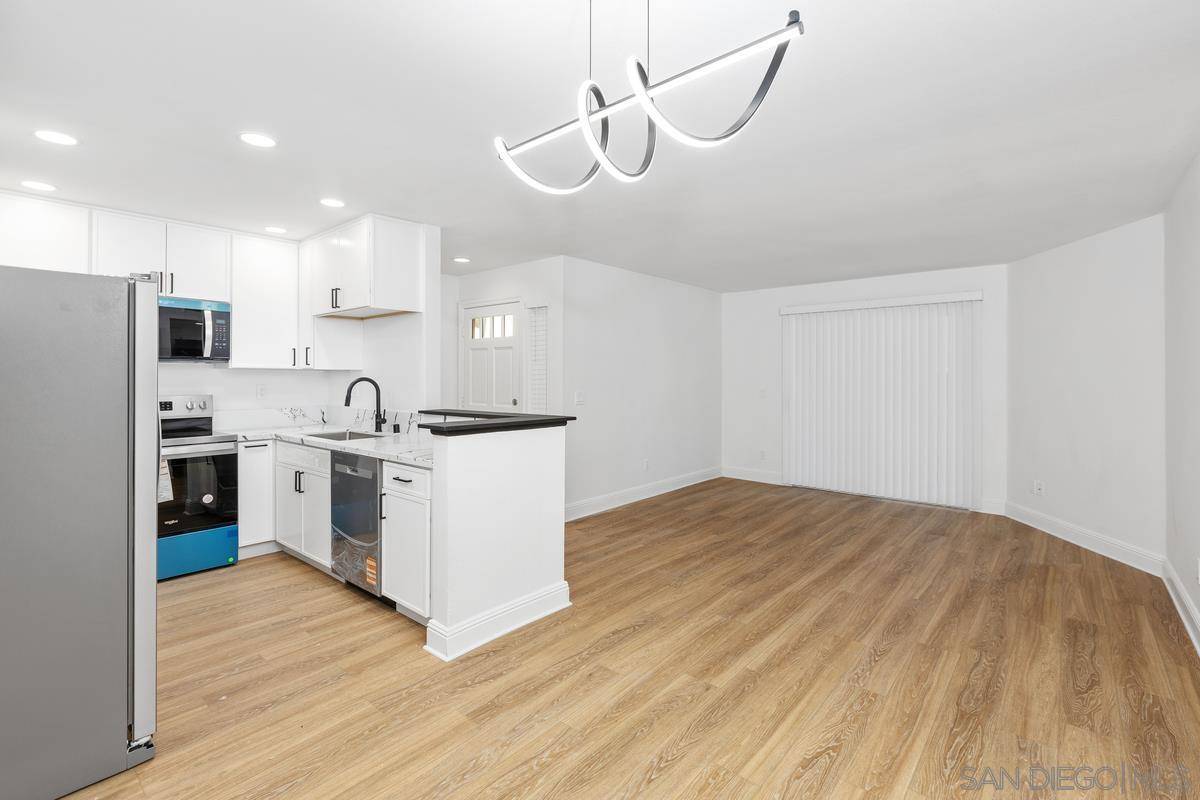 Lemon Grove, CA 91945,3555 Grove St #130