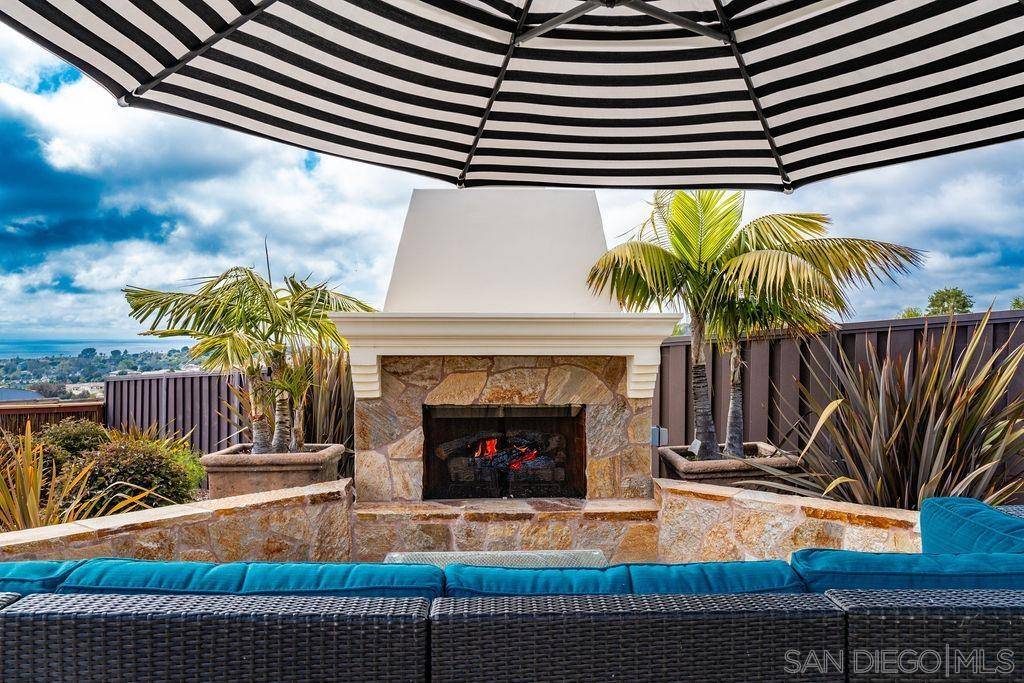 Encinitas, CA 92024,604 Camino de Orchidia