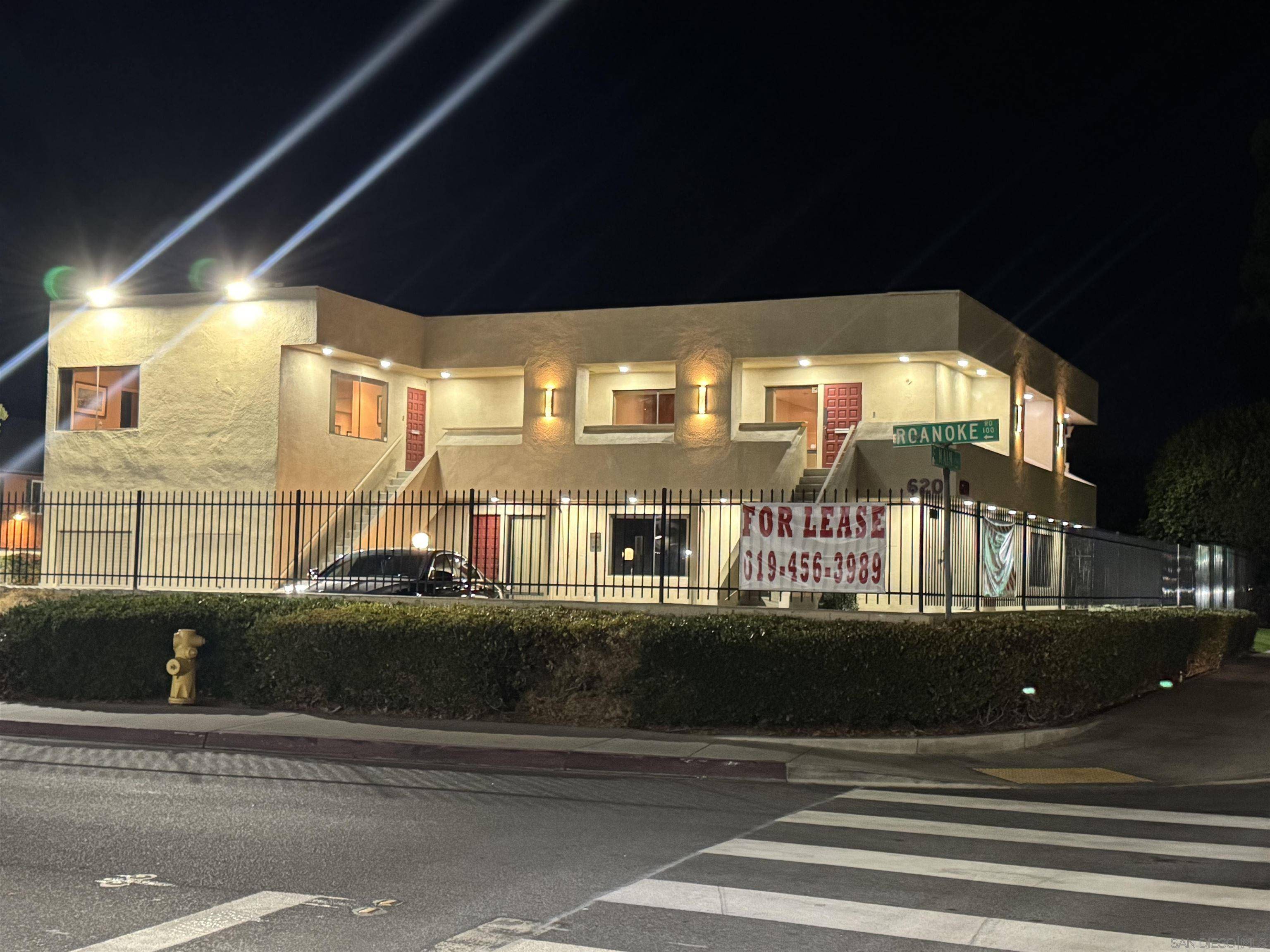 El Cajon, CA 92020,620 E Main St