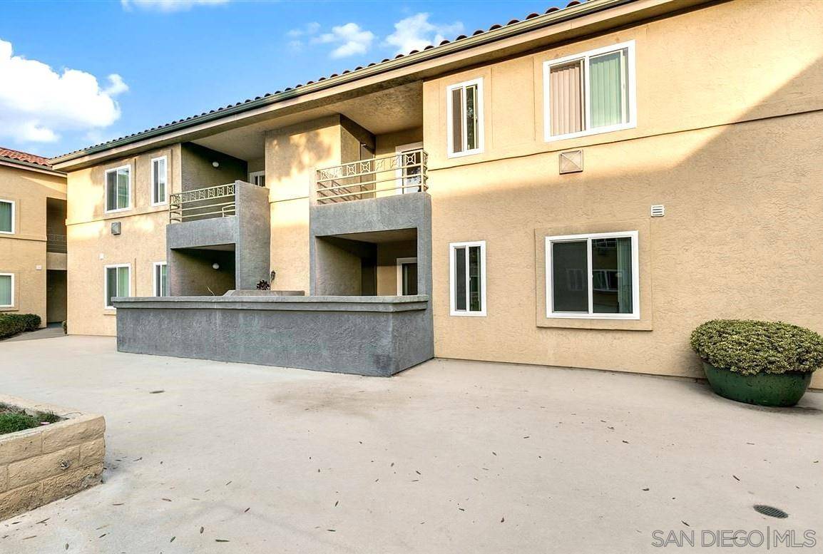 San Diego, CA 92122,7405 Charmant Dr #2417