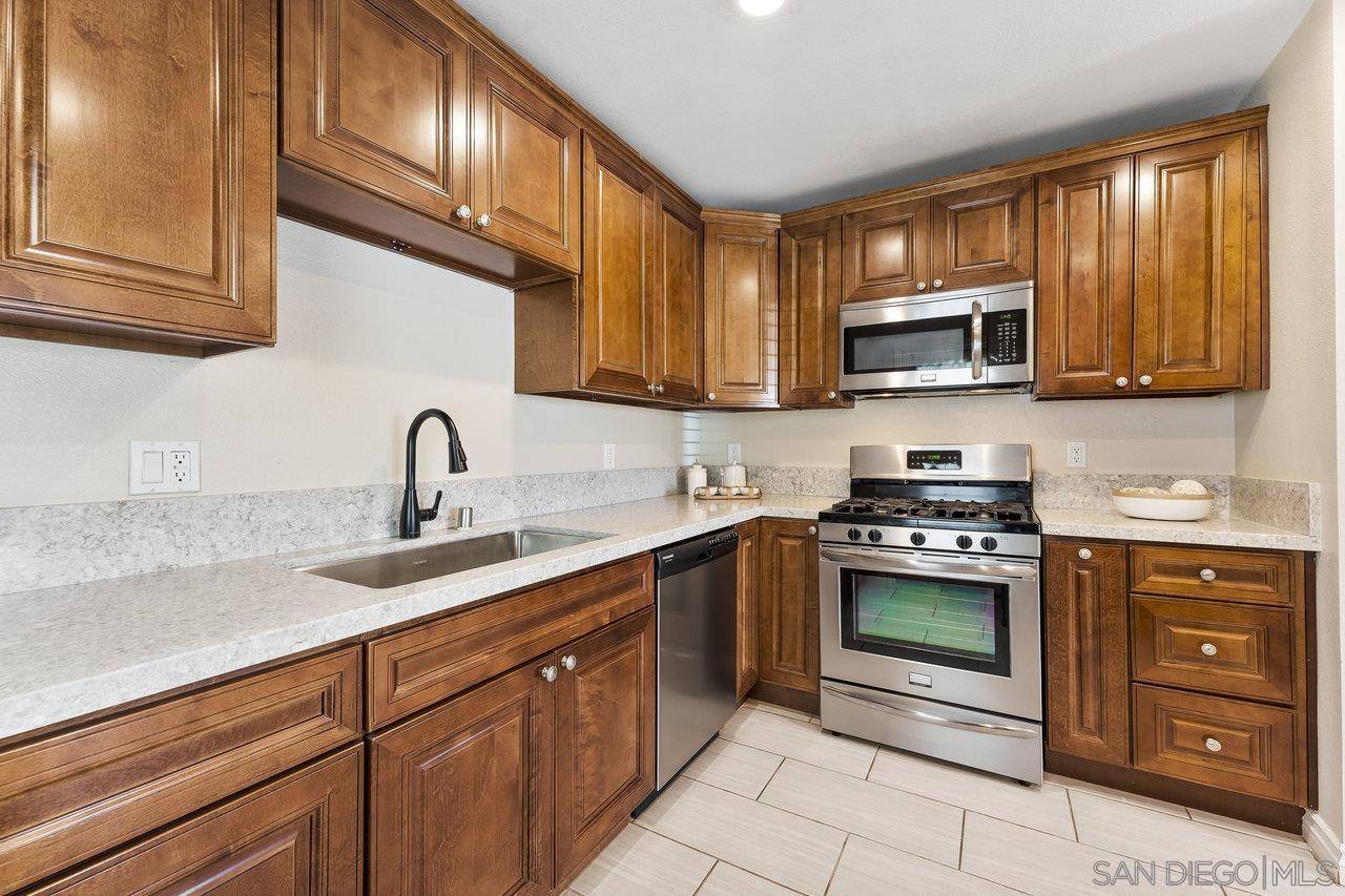 San Diego, CA 92114,6203 Alderley St