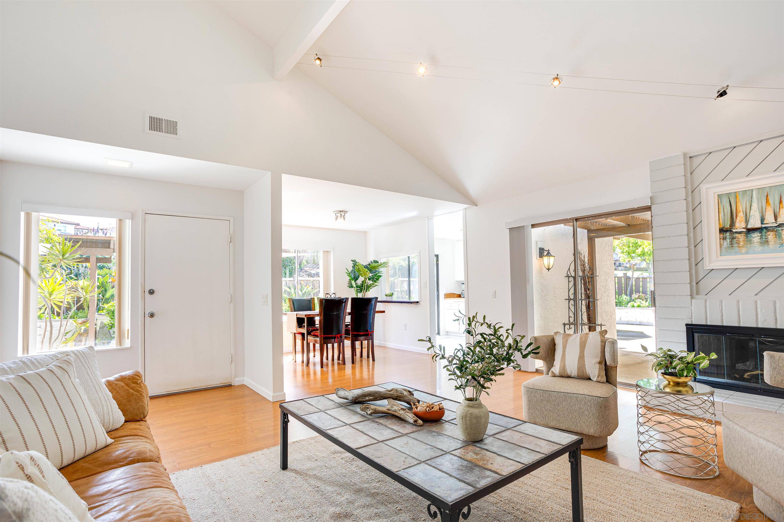 Carlsbad, CA 92011,6733 Camino Del Prado