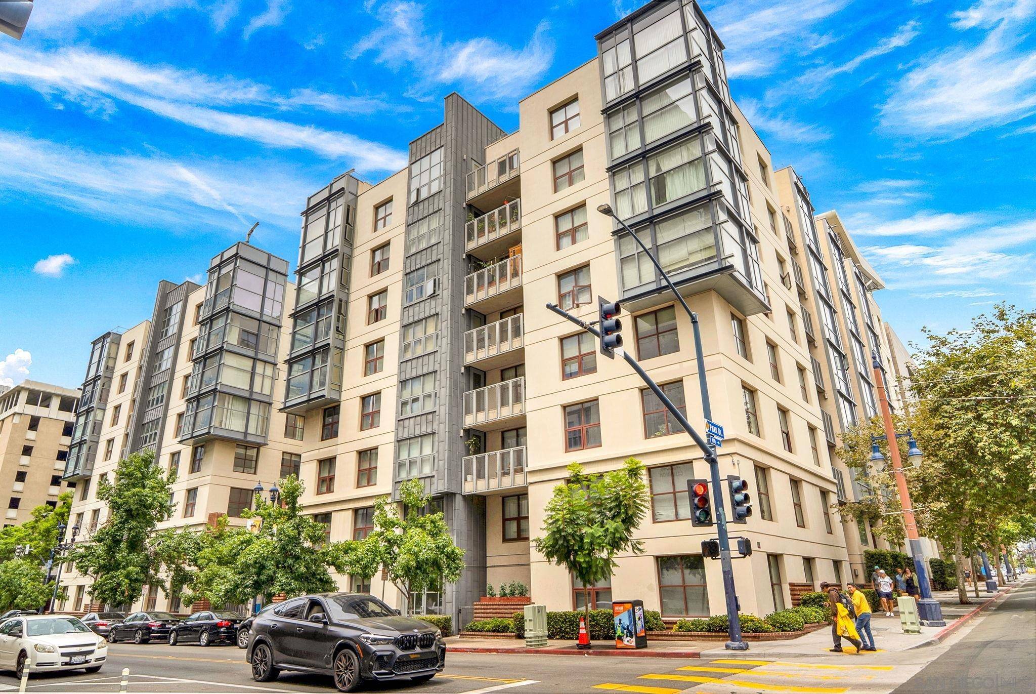 San Diego, CA 92101,1150 J ST #218