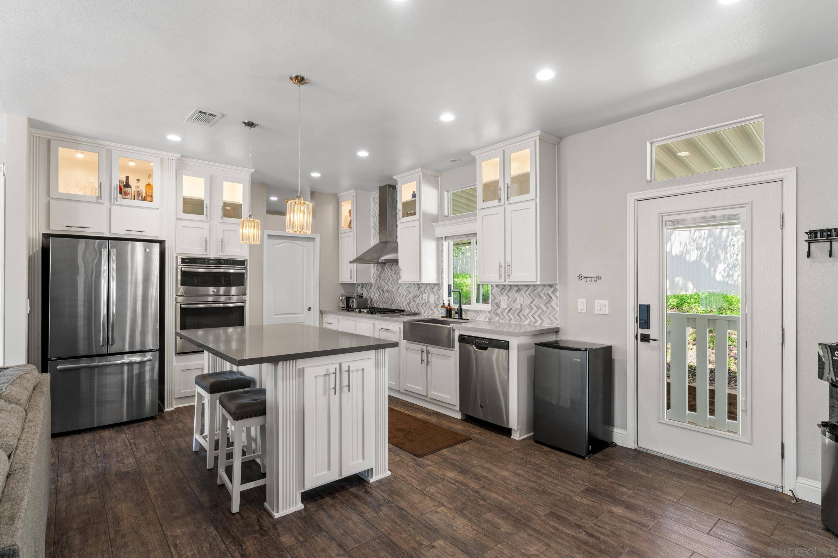 Alpine, CA 91901,3505 Alpine Blvd #1