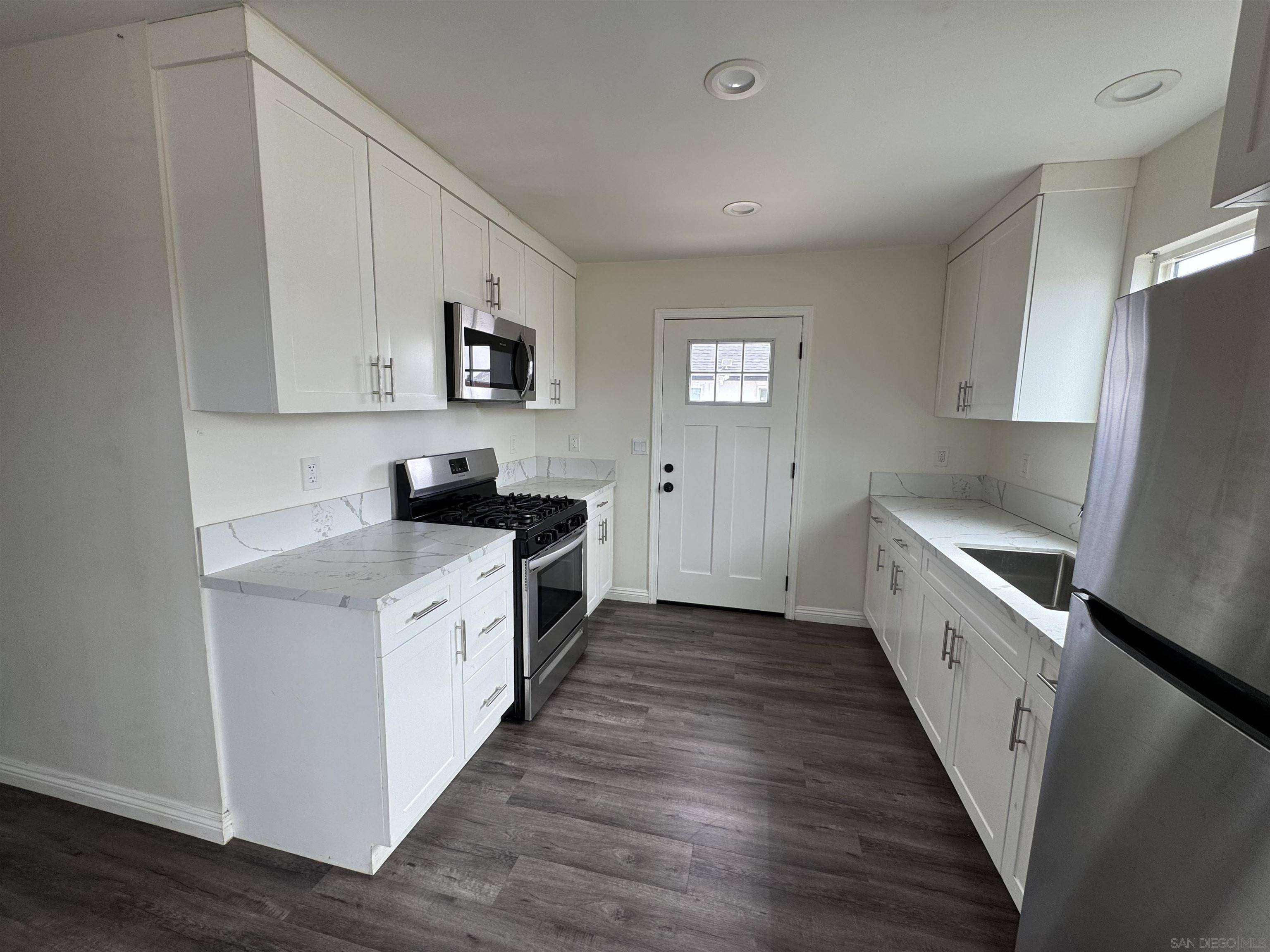 Santee, CA 92071,8925 Cottonwood Ave