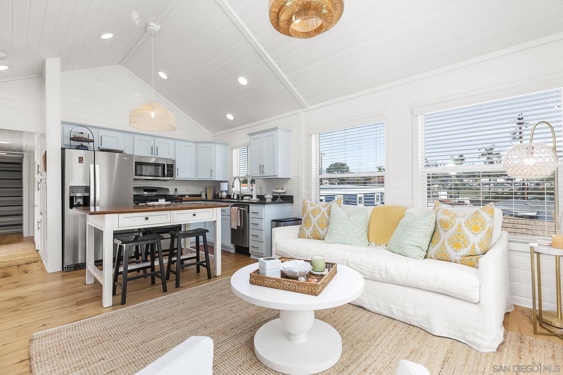 Encinitas, CA 92024,123 Jasper St #31
