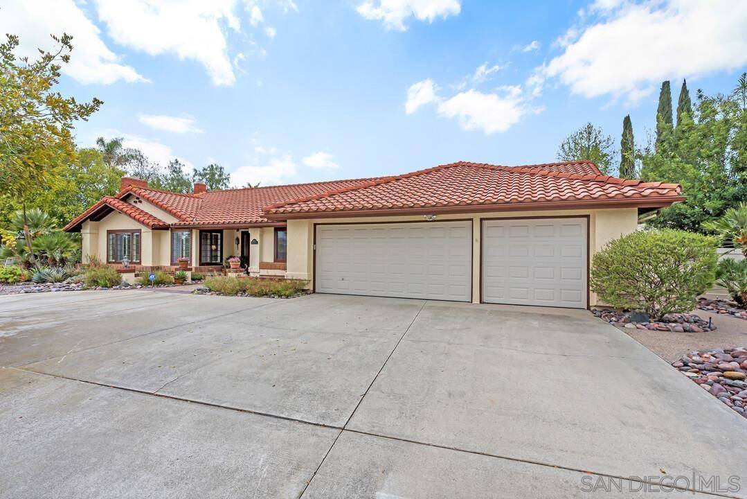 Escondido, CA 92029,1524 Stoneridge Cir