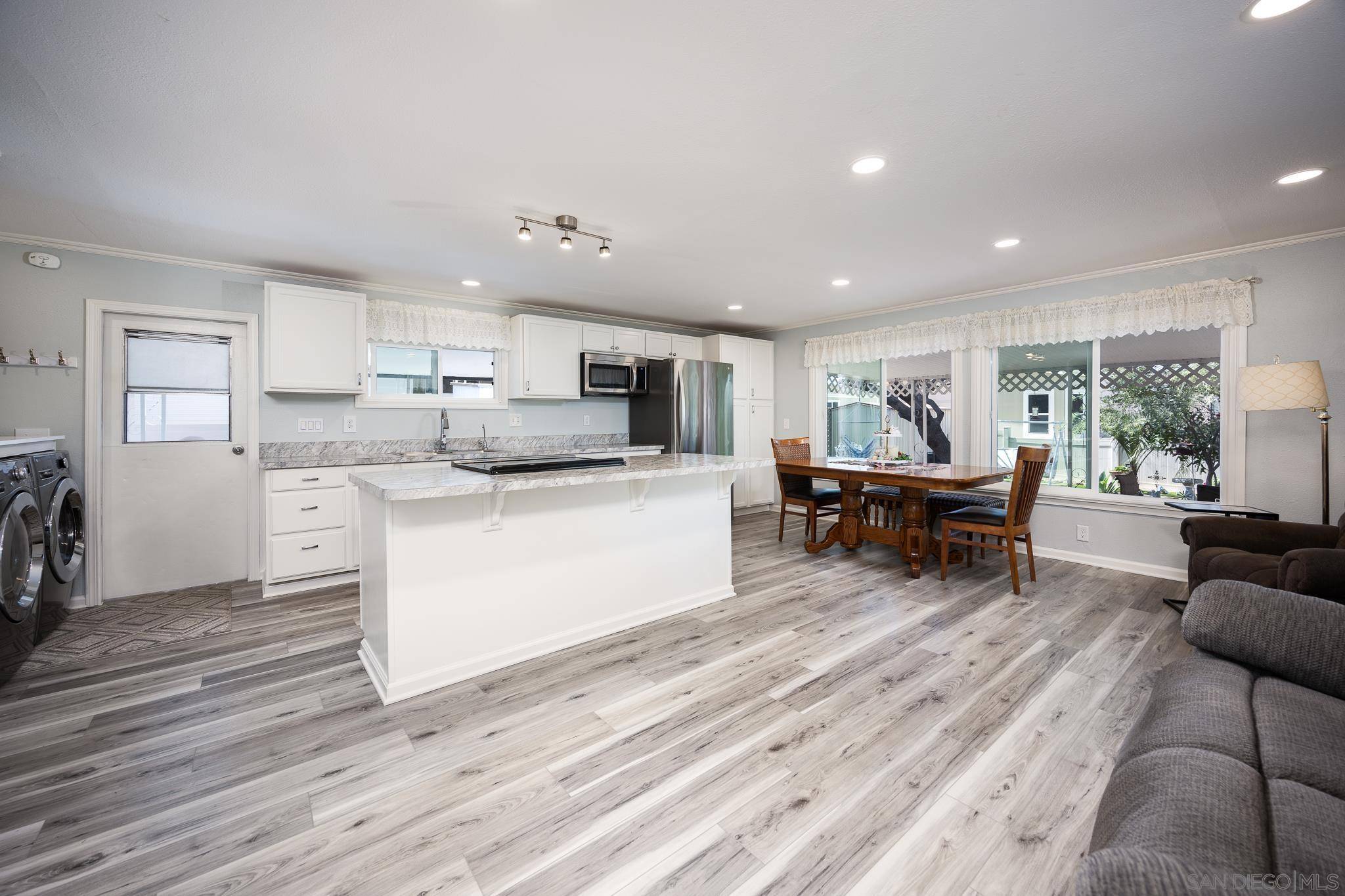 Santee, CA 92071,8712 N Magnolia Ave #SPC 177