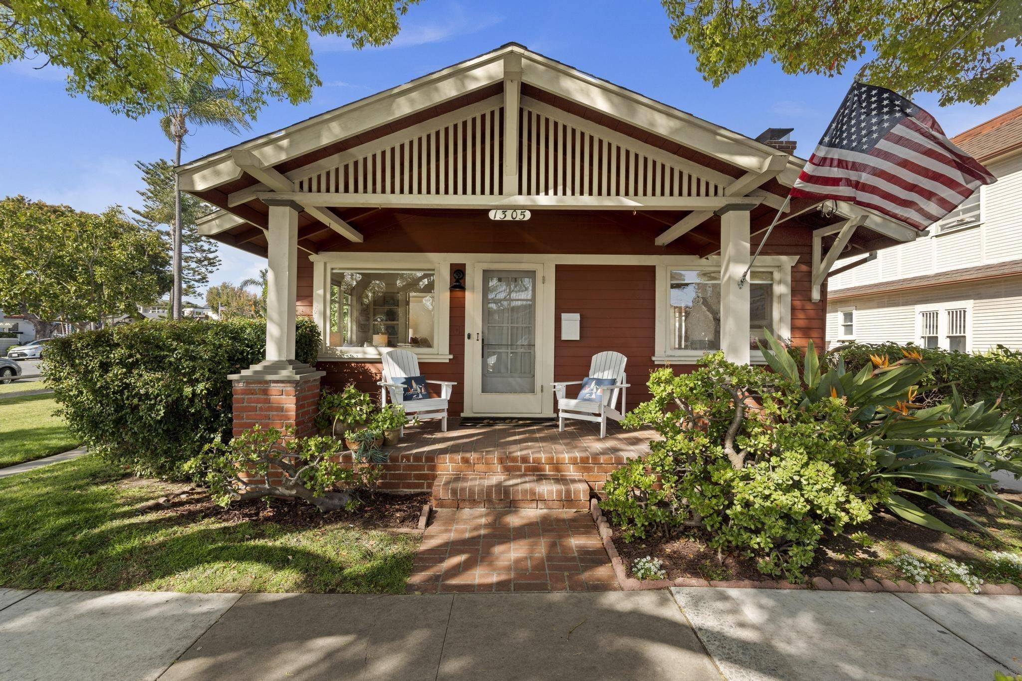 Coronado, CA 92118,1305 9th St
