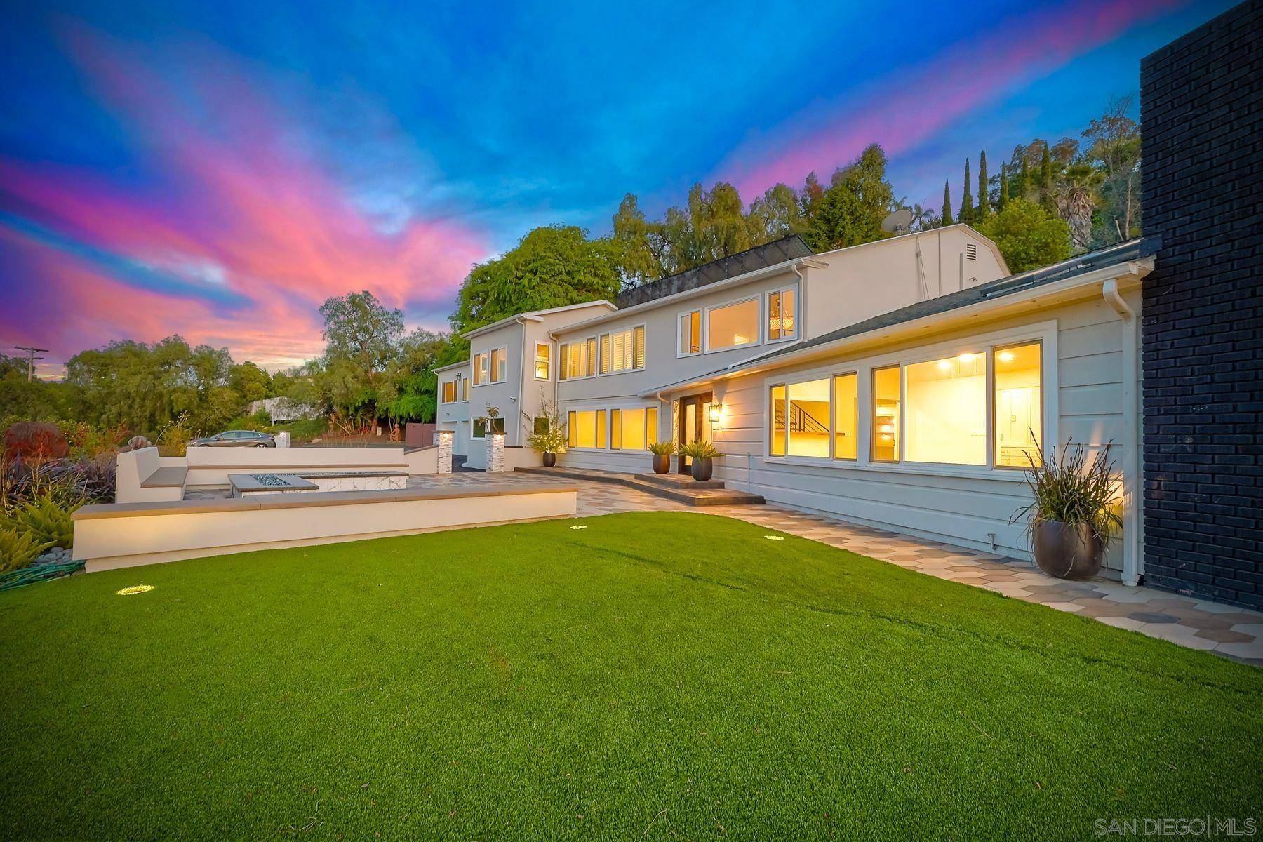 La Mesa, CA 91941,9945 Alto Dr