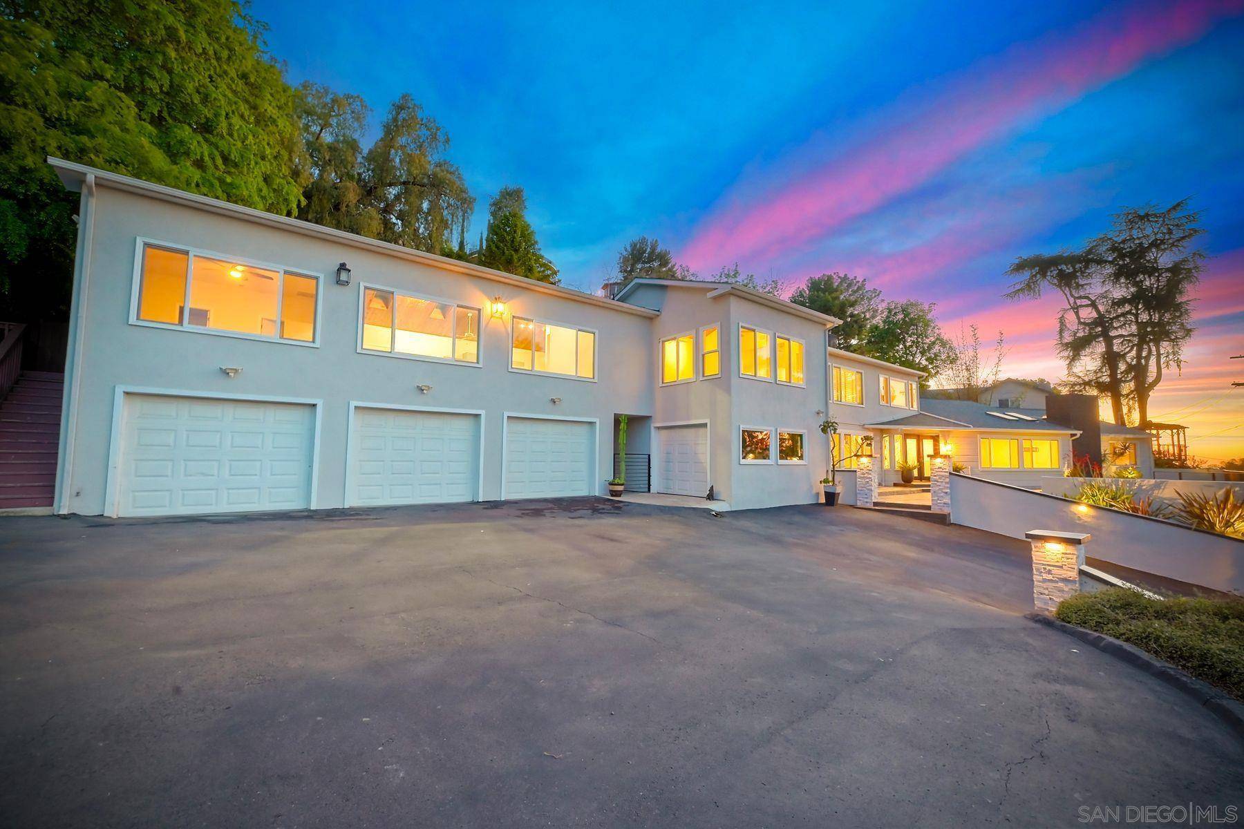 La Mesa, CA 91941,9945 Alto Dr