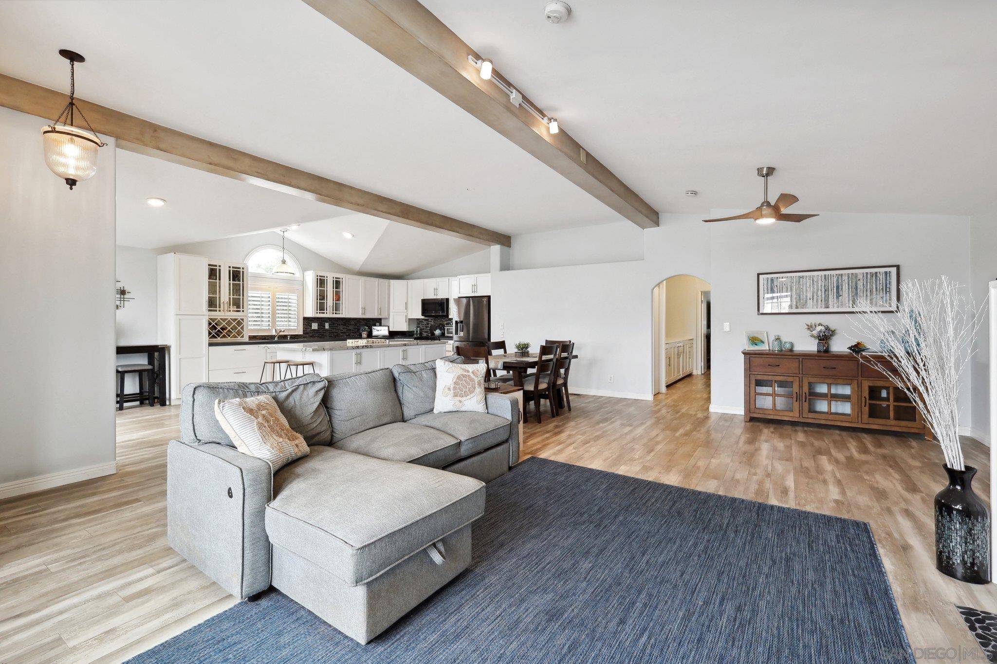 Carlsbad, CA 92011,7002 San Bartolo St #30