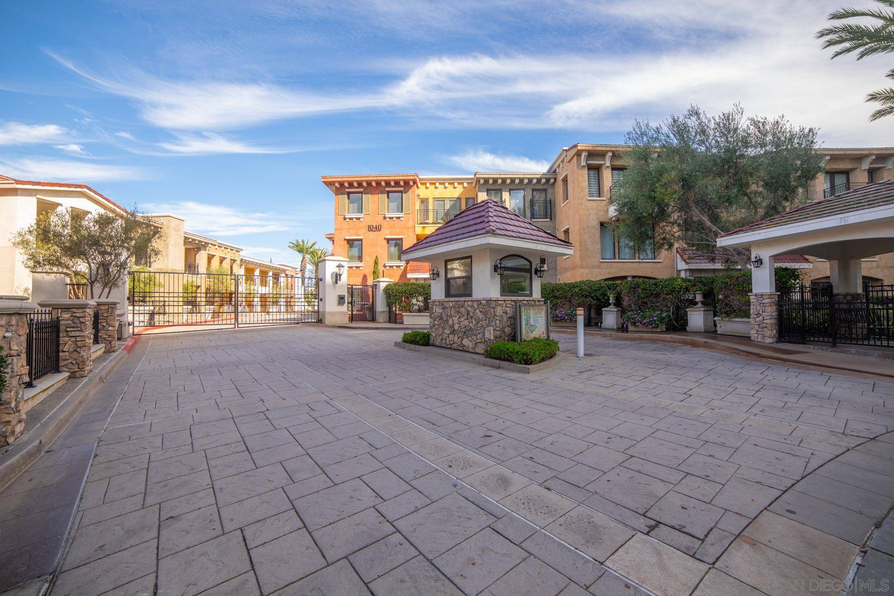 La Jolla, CA 92037,1020 Genter St #201