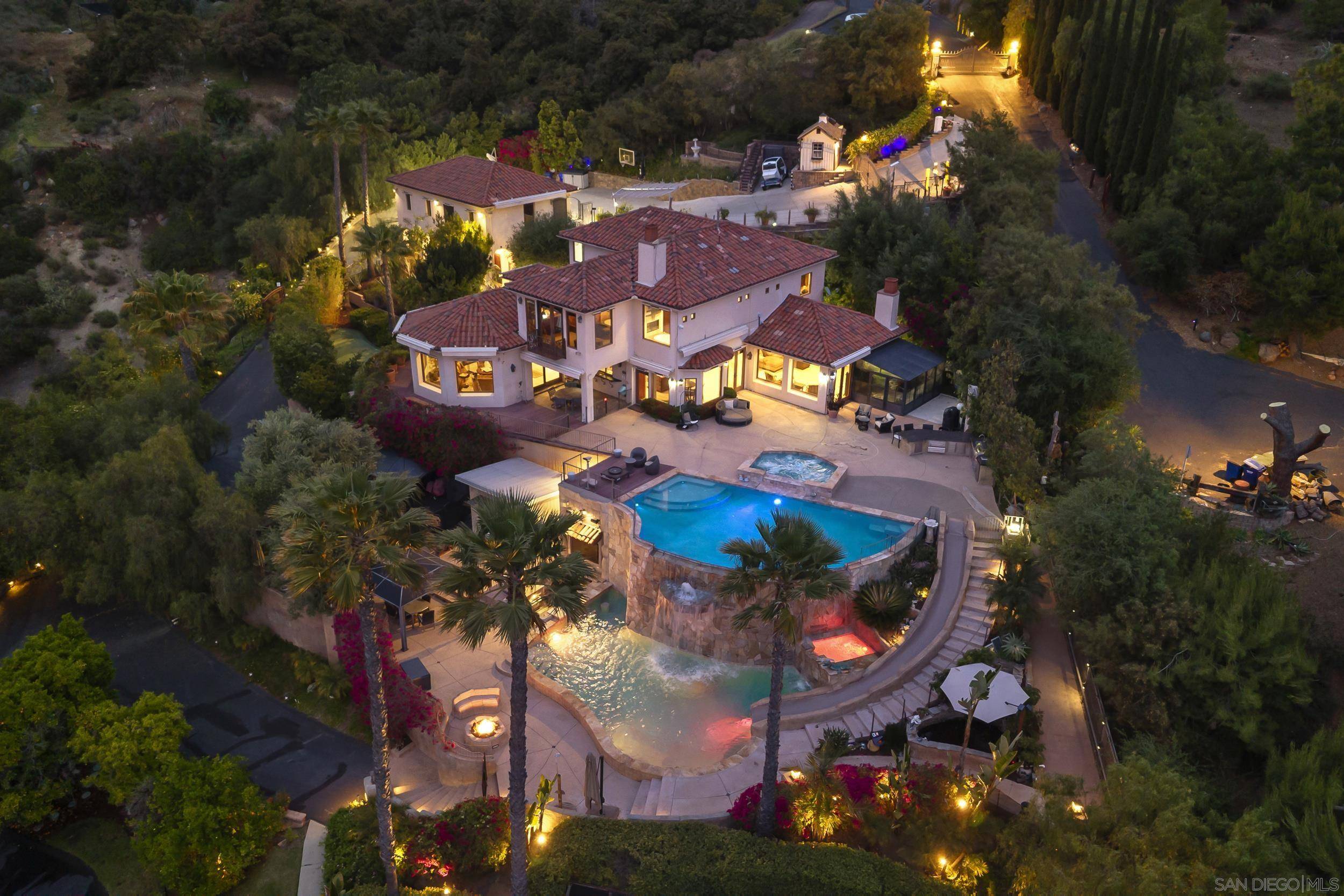 Escondido, CA 92029,3449 Via Loma Vista