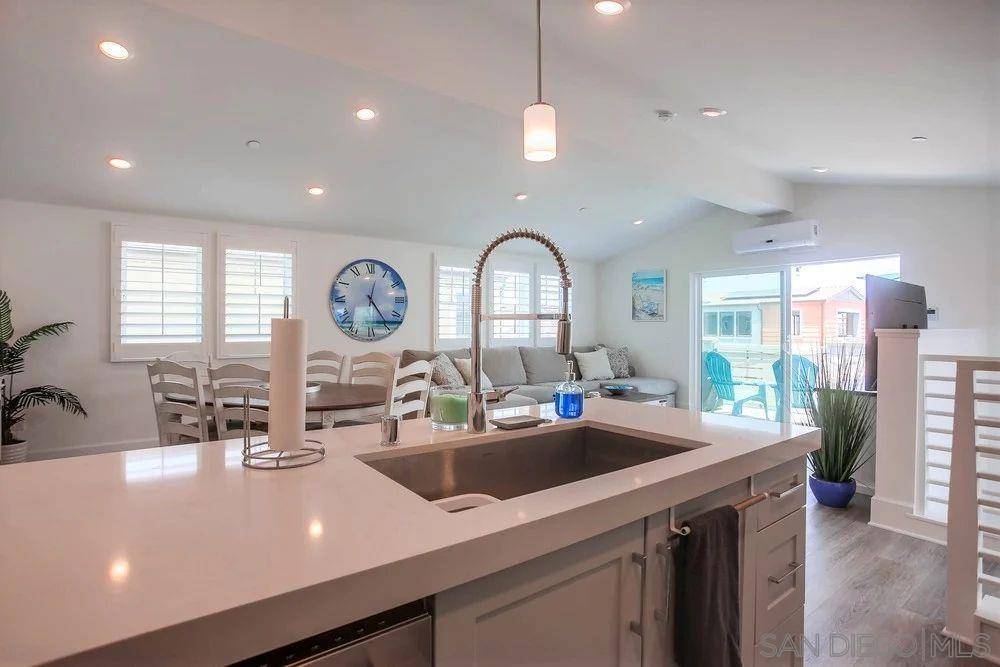 San Diego, CA 92109,826 Jersey Ct