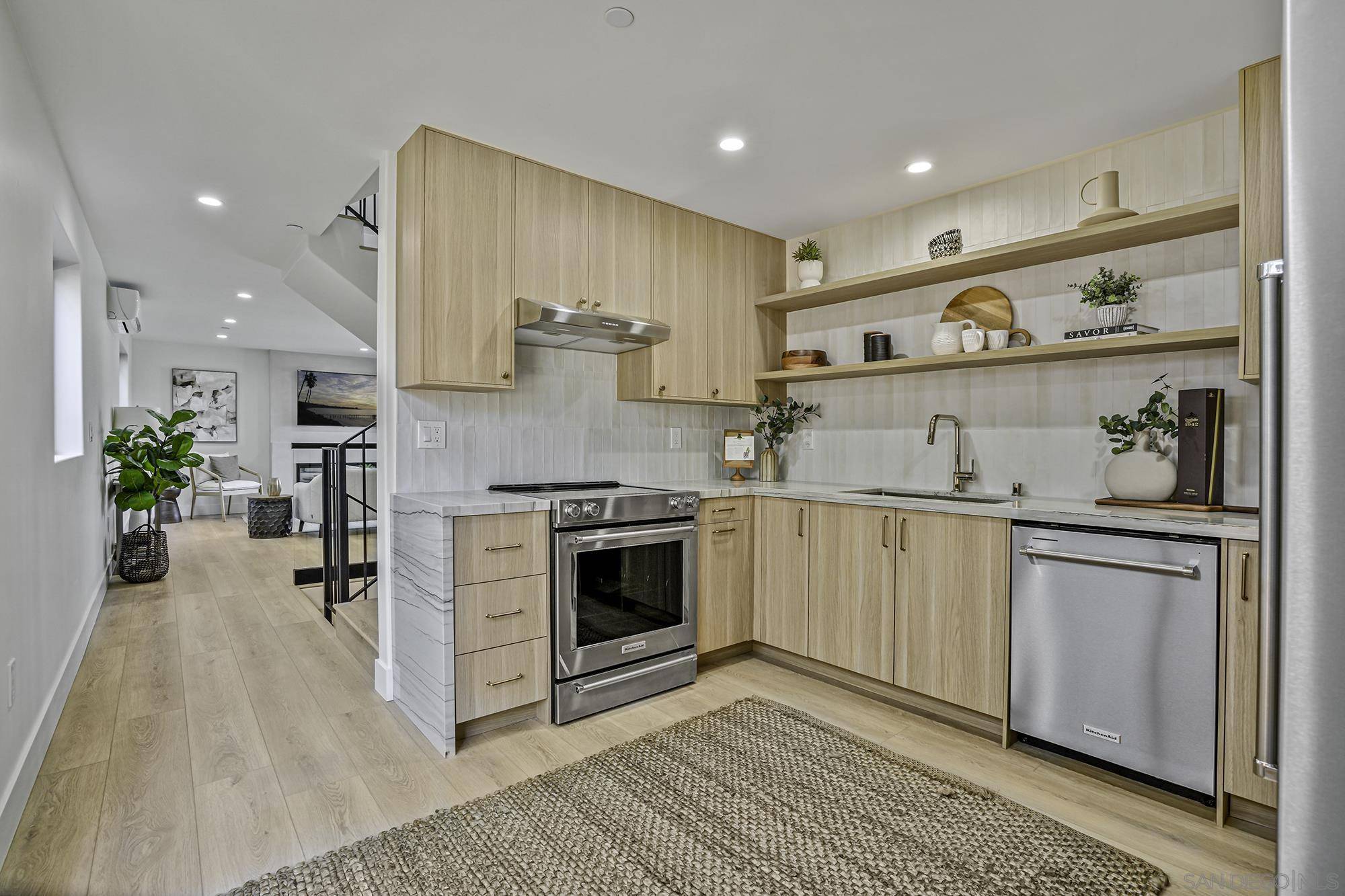 San Diego, CA 92107,2124 San Clemente St