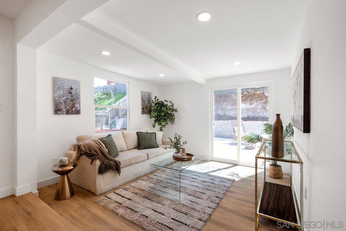 San Diego, CA 92114,7385 Gribble