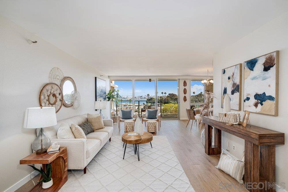 Coronado, CA 92118,1820 Avenida Del Mundo #306