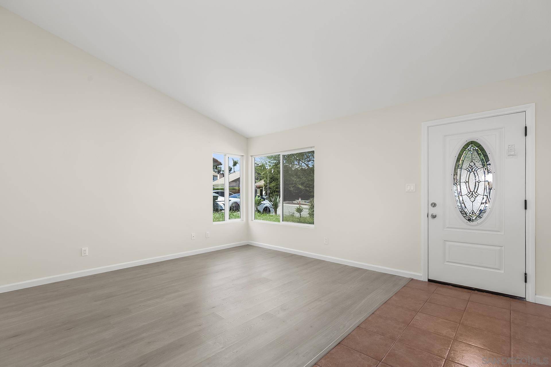 Escondido, CA 92026,325 Cheyenne Ln