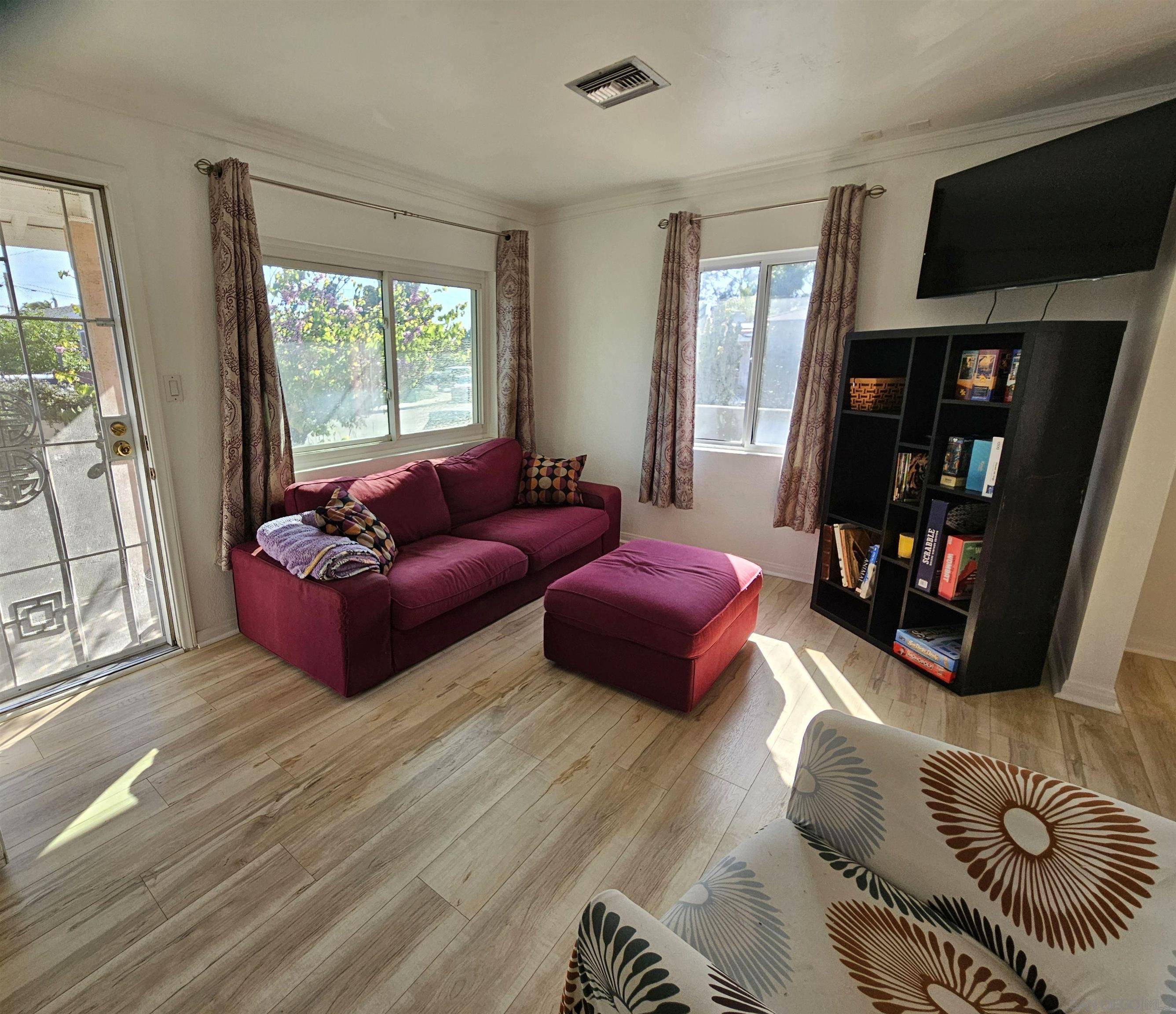 San Diego, CA 92105,4076 MANZANITA DR.
