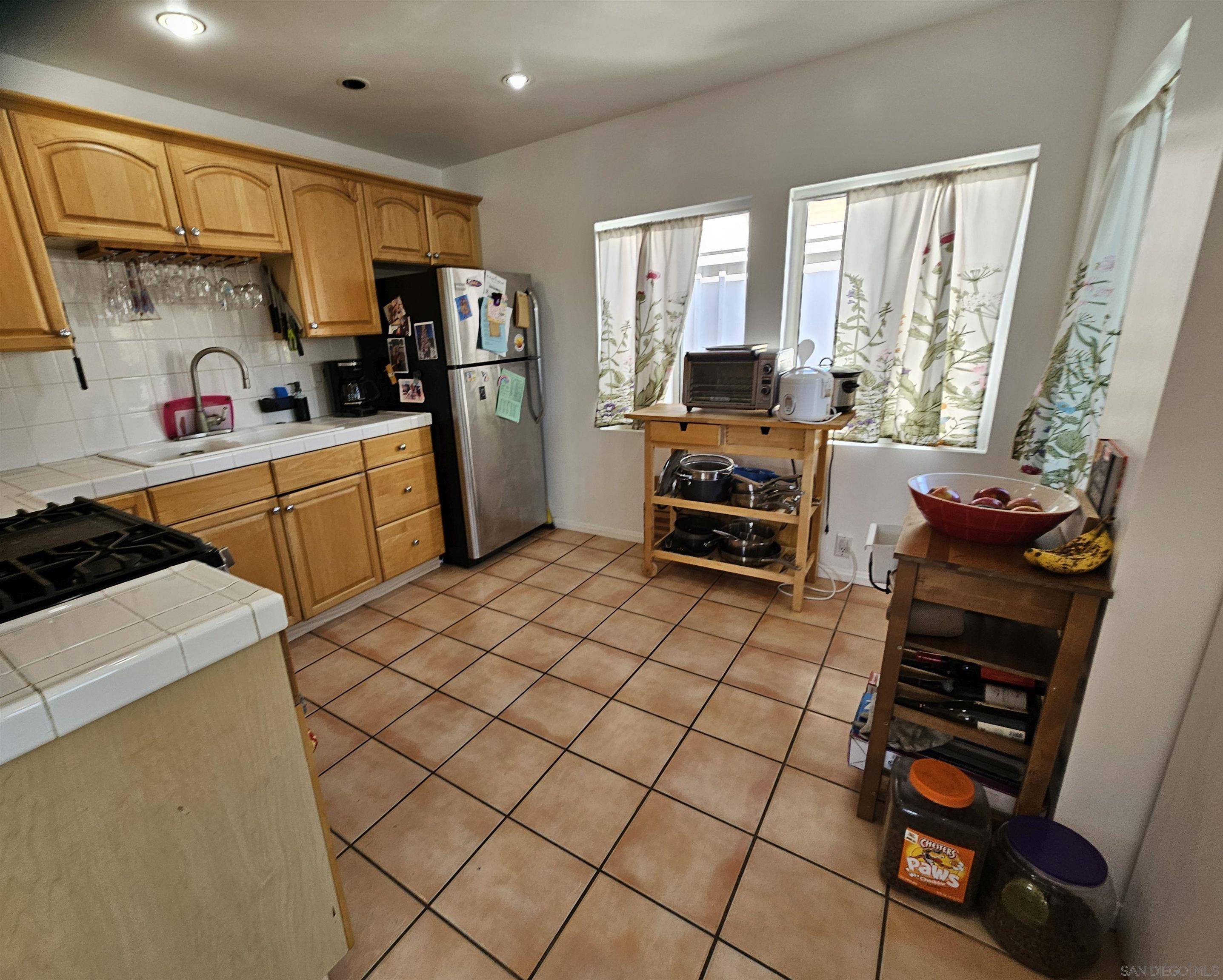 San Diego, CA 92105,4076 MANZANITA DR.