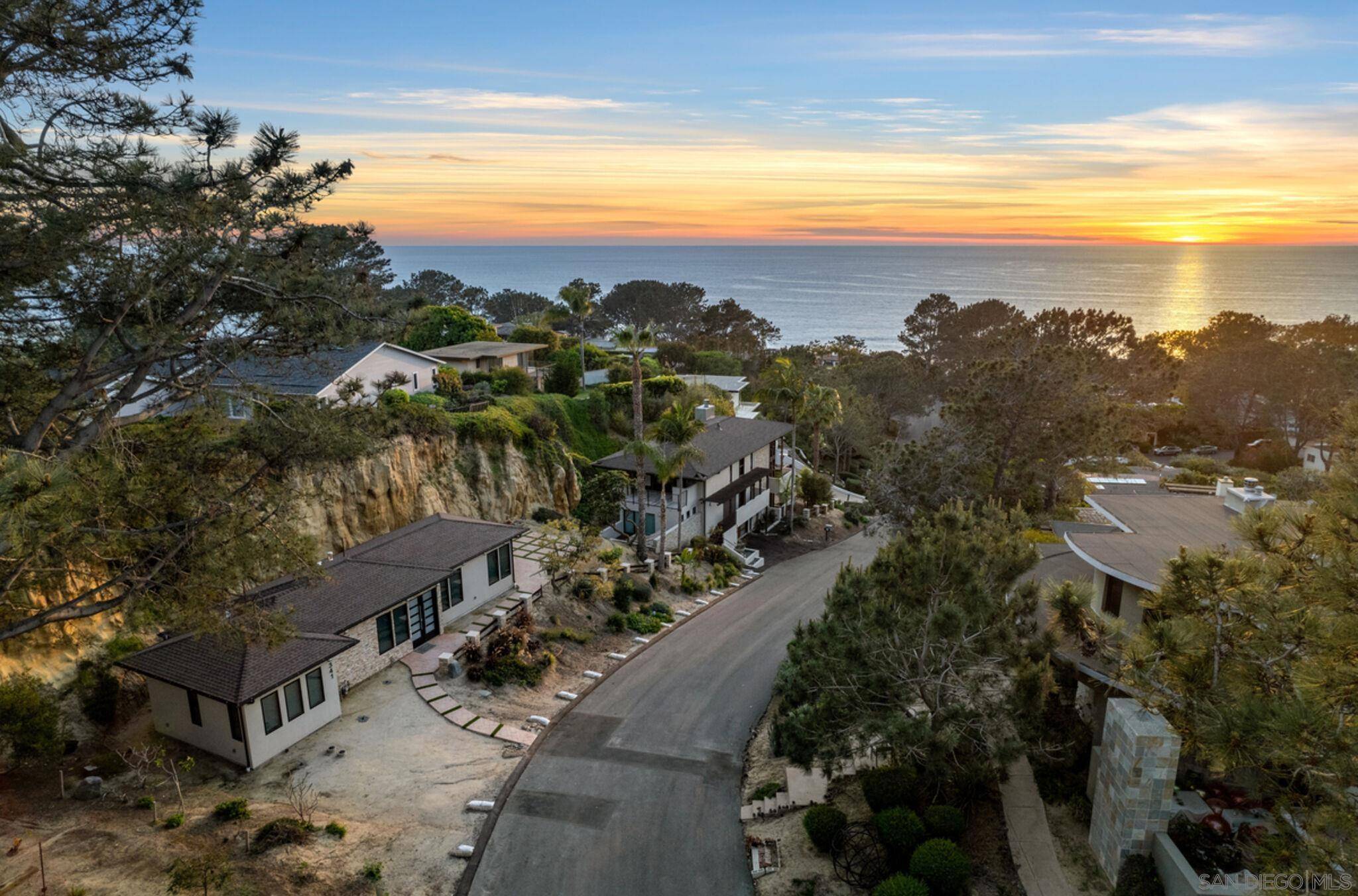 Del Mar, CA 92014,341 Hidden Pines Road