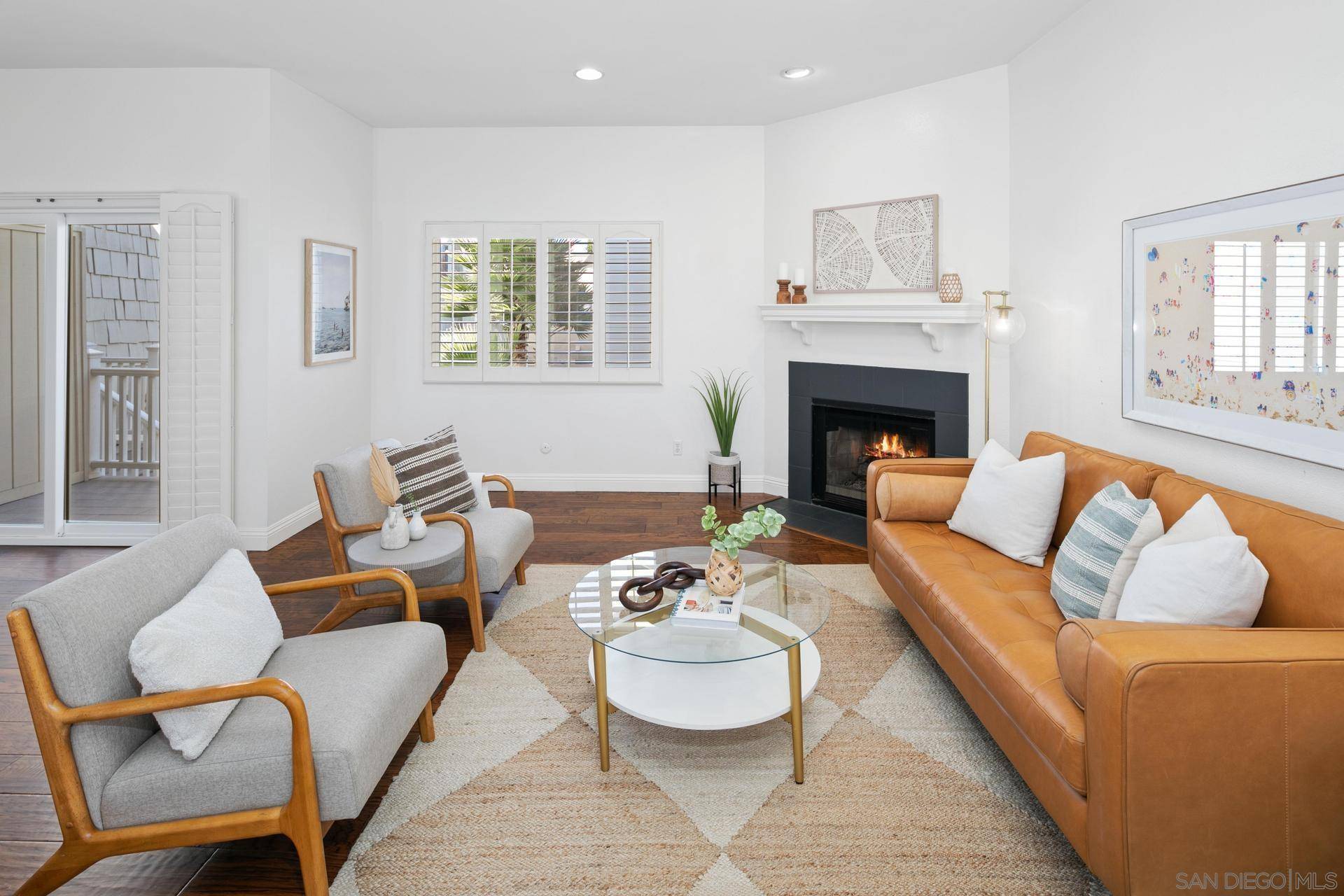 Coronado, CA 92118,333 D Avenue ## 3